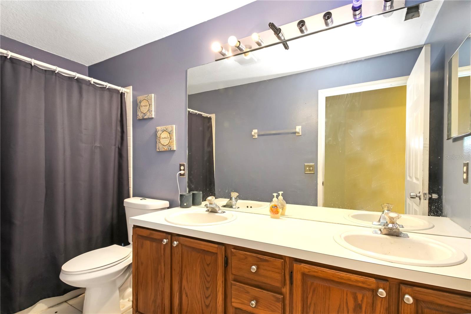 Image 17 of 21 For 881 Garden Glen Loop