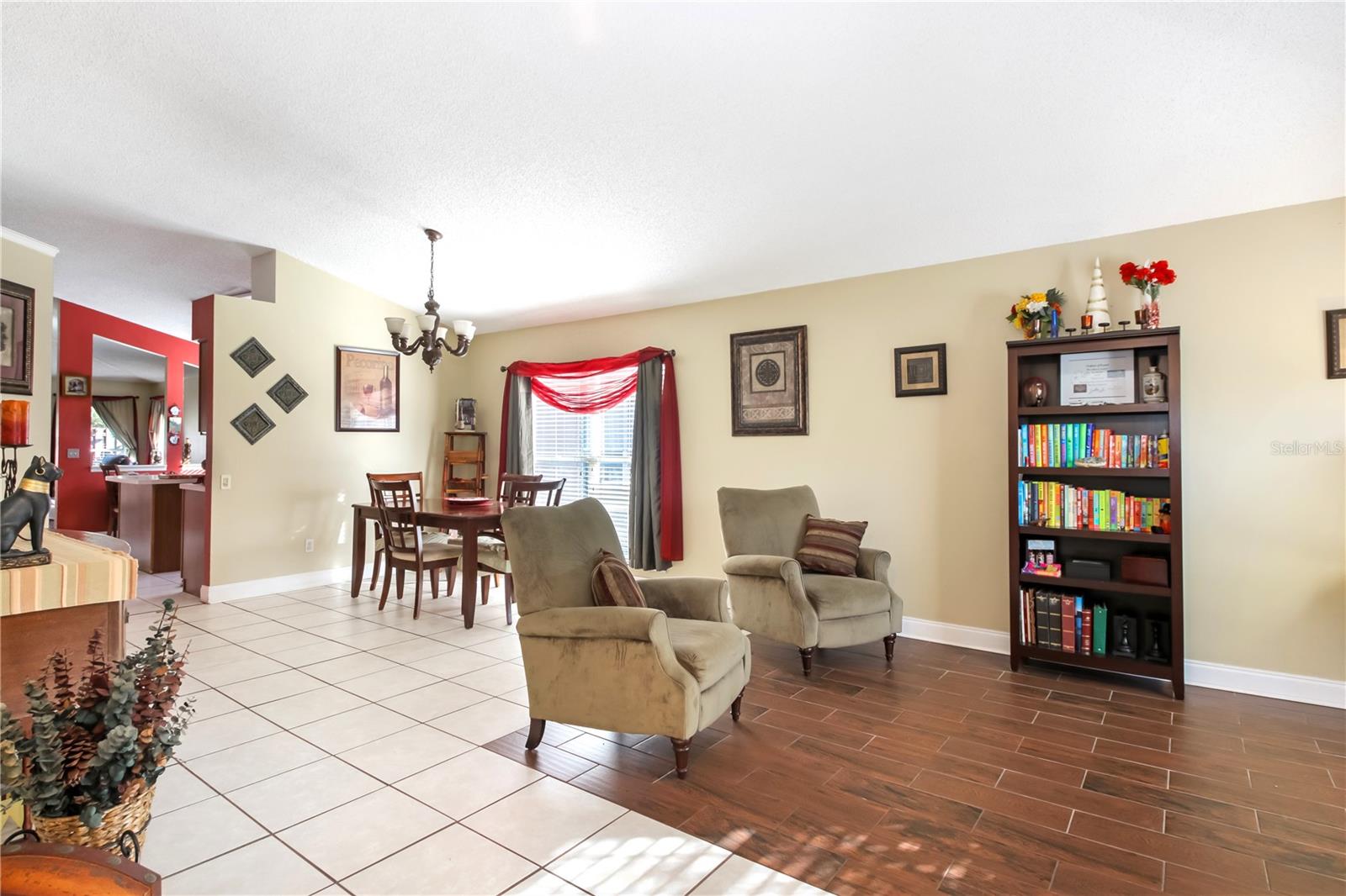 Image 6 of 21 For 881 Garden Glen Loop