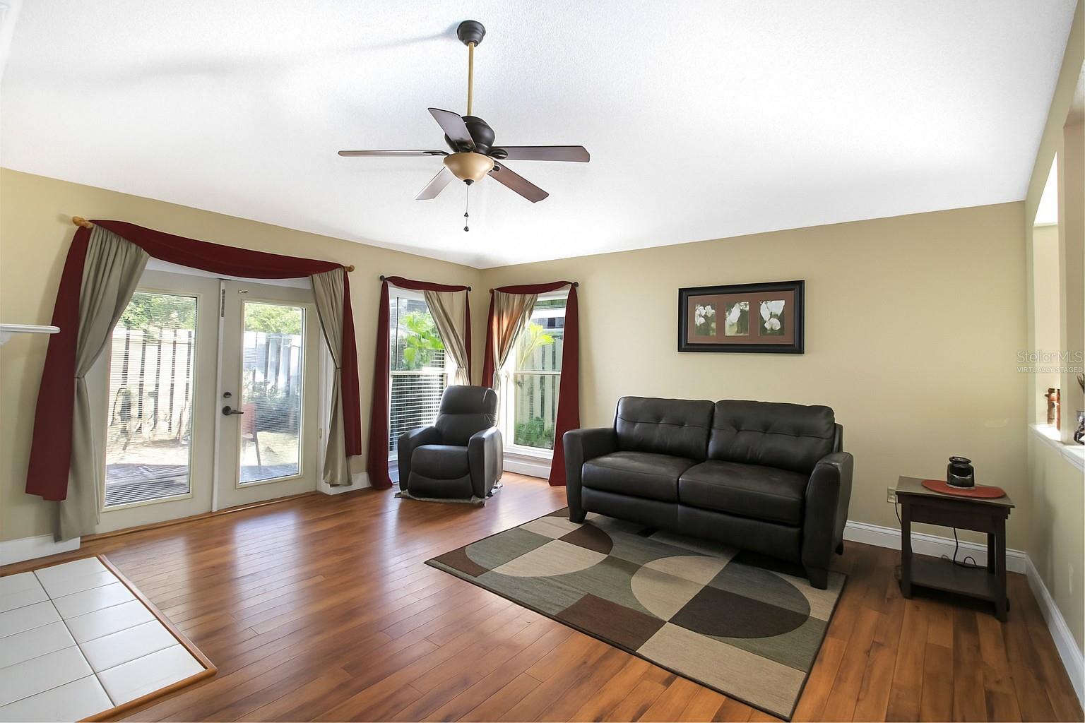 Image 7 of 21 For 881 Garden Glen Loop