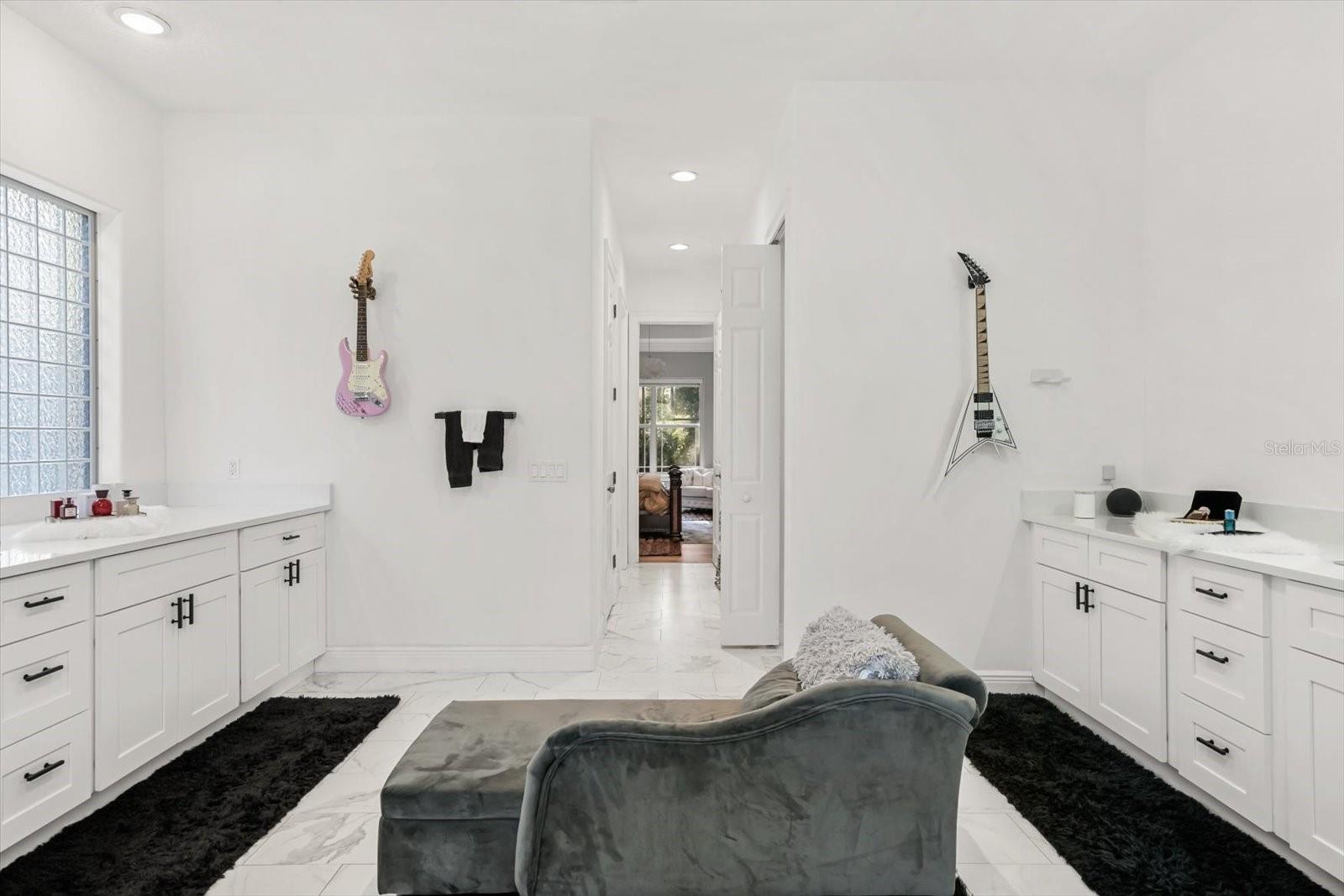 Image 28 of 41 For 10370 Trout Road