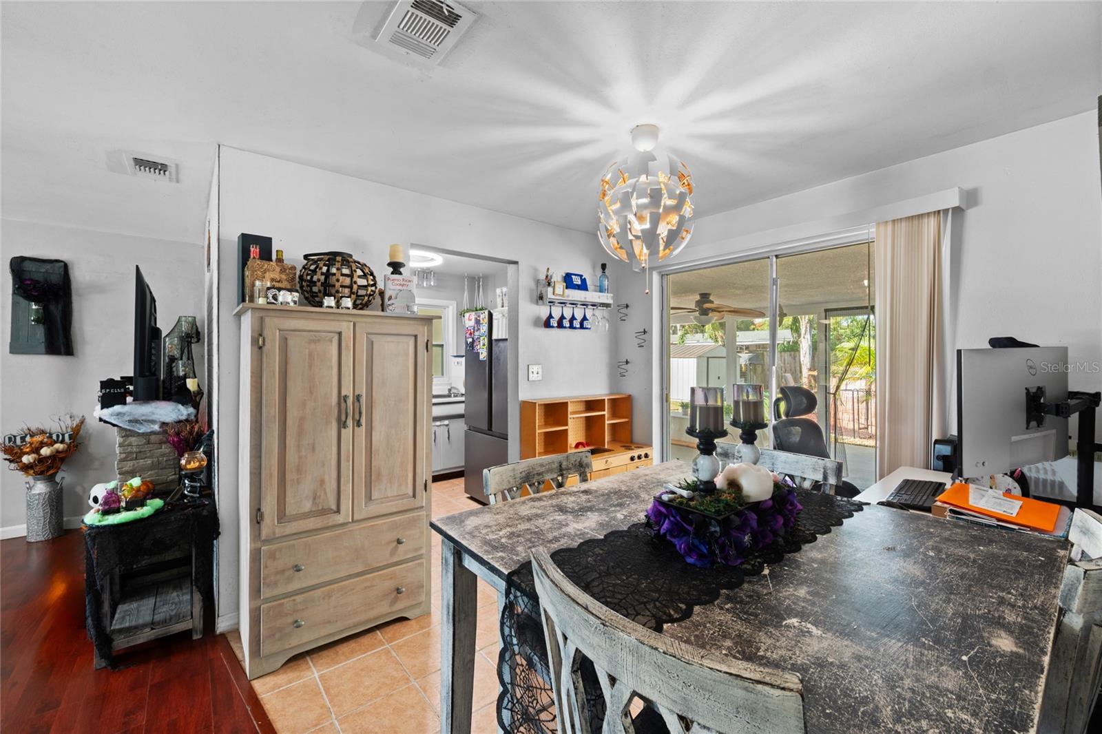 Image 11 of 34 For 150 Edgemon Avenue