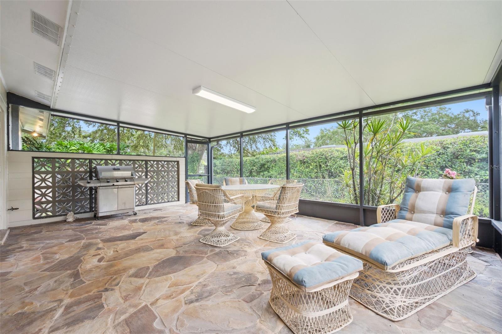 Image 30 of 49 For 2303 Washington Avenue