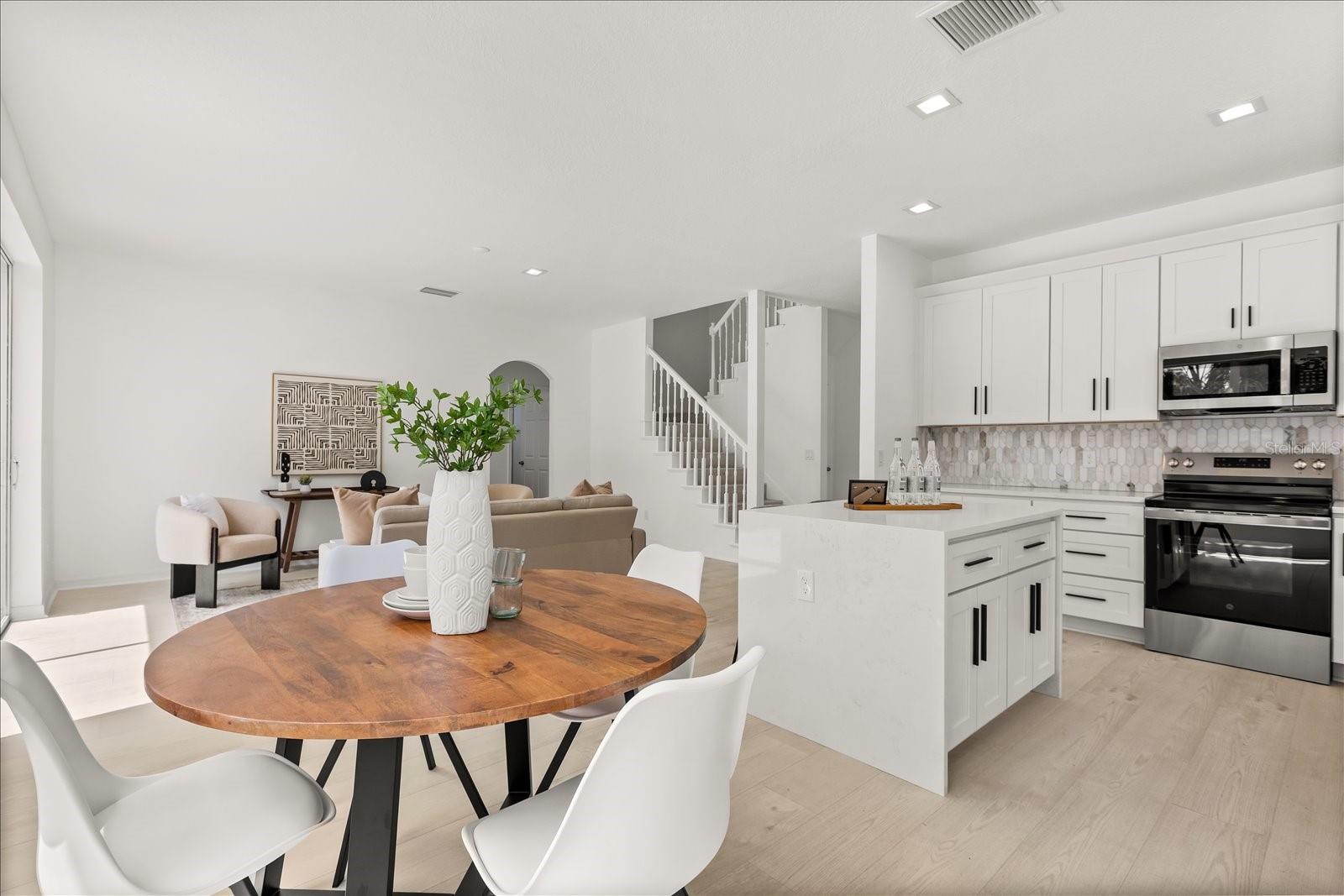 Image 11 of 38 For 14927 Faversham Circle