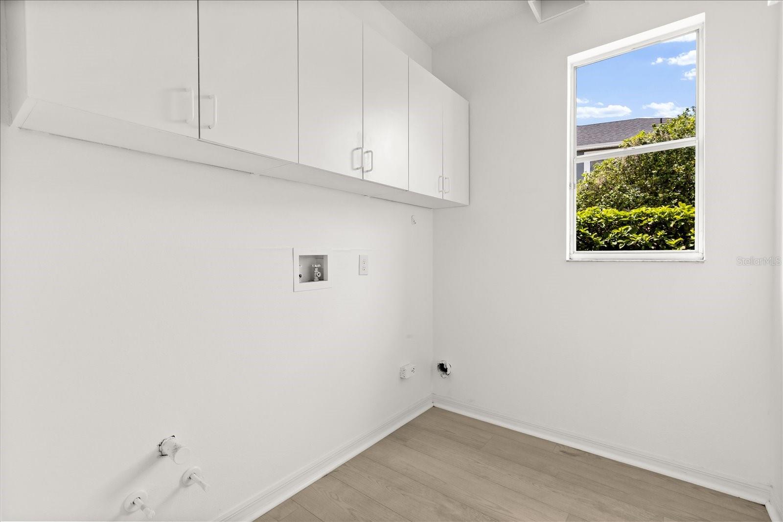 Image 27 of 38 For 14927 Faversham Circle