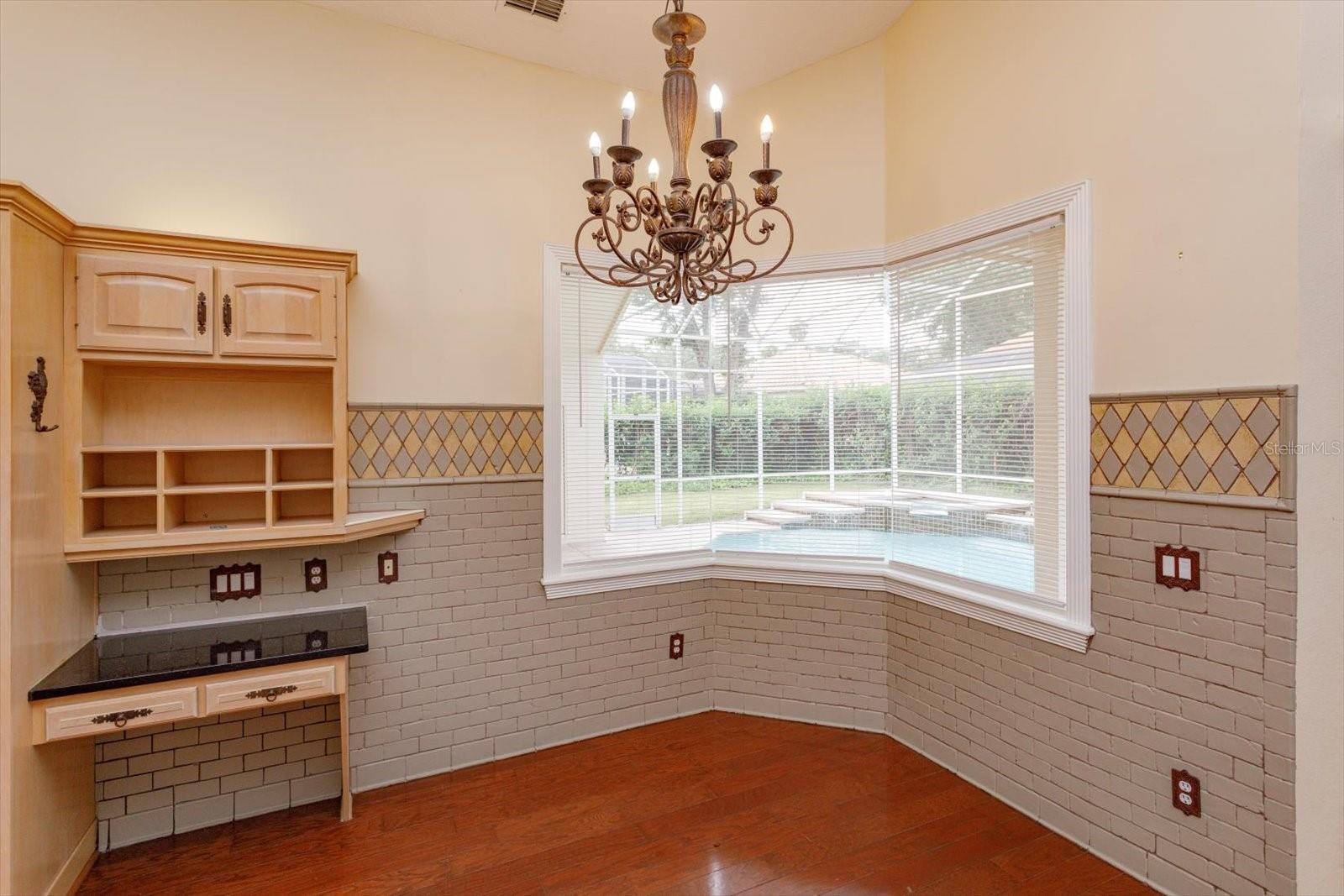 Image 10 of 26 For 4829 Shoreline Circle