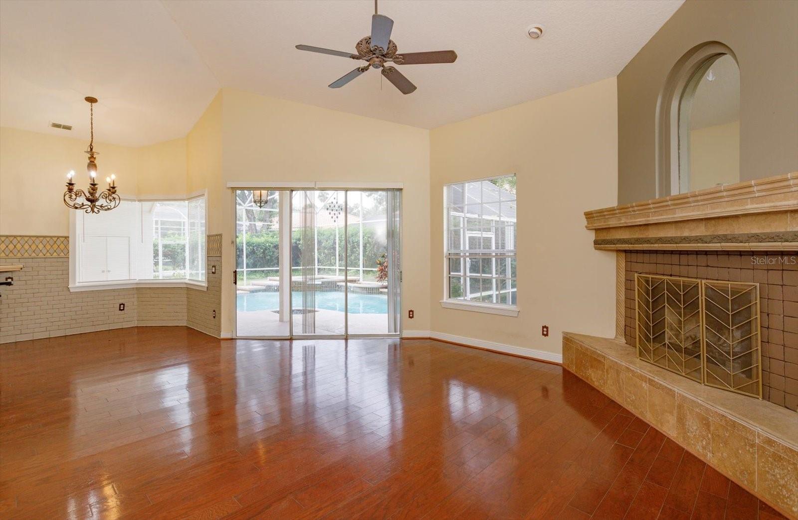 Image 12 of 26 For 4829 Shoreline Circle