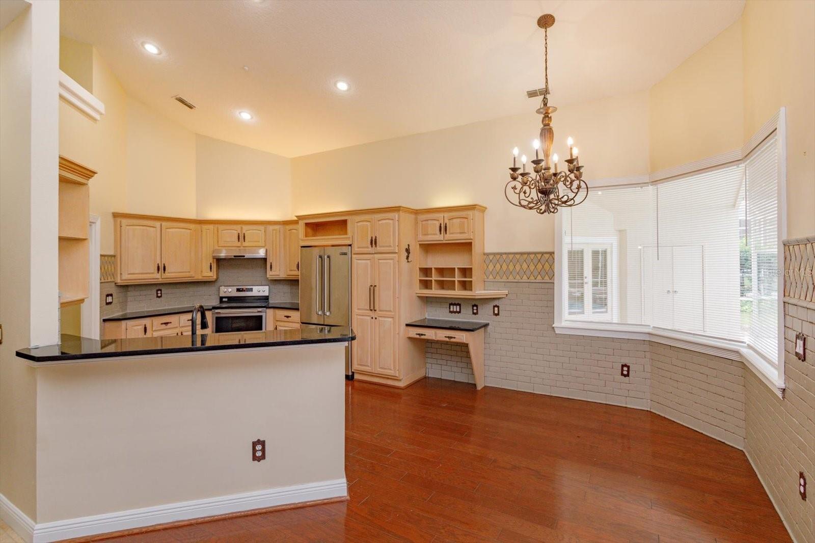 Image 7 of 26 For 4829 Shoreline Circle