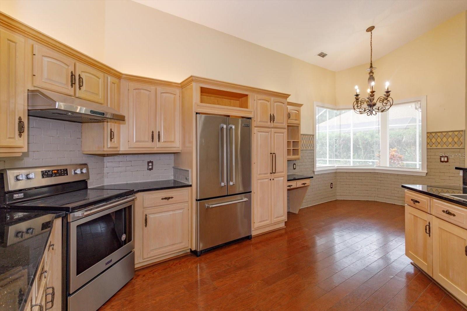 Image 9 of 26 For 4829 Shoreline Circle