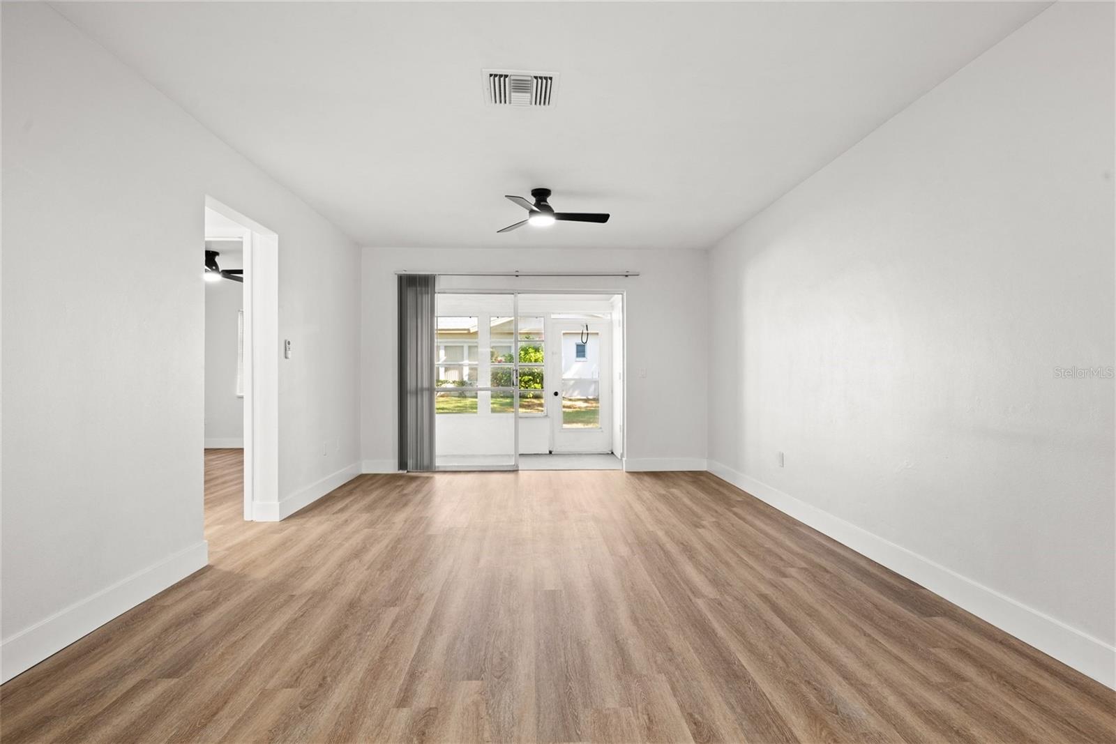 Image 10 of 23 For 1465 Normandy Park Drive 4