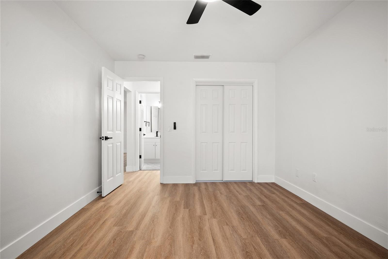 Image 11 of 23 For 1465 Normandy Park Drive 4