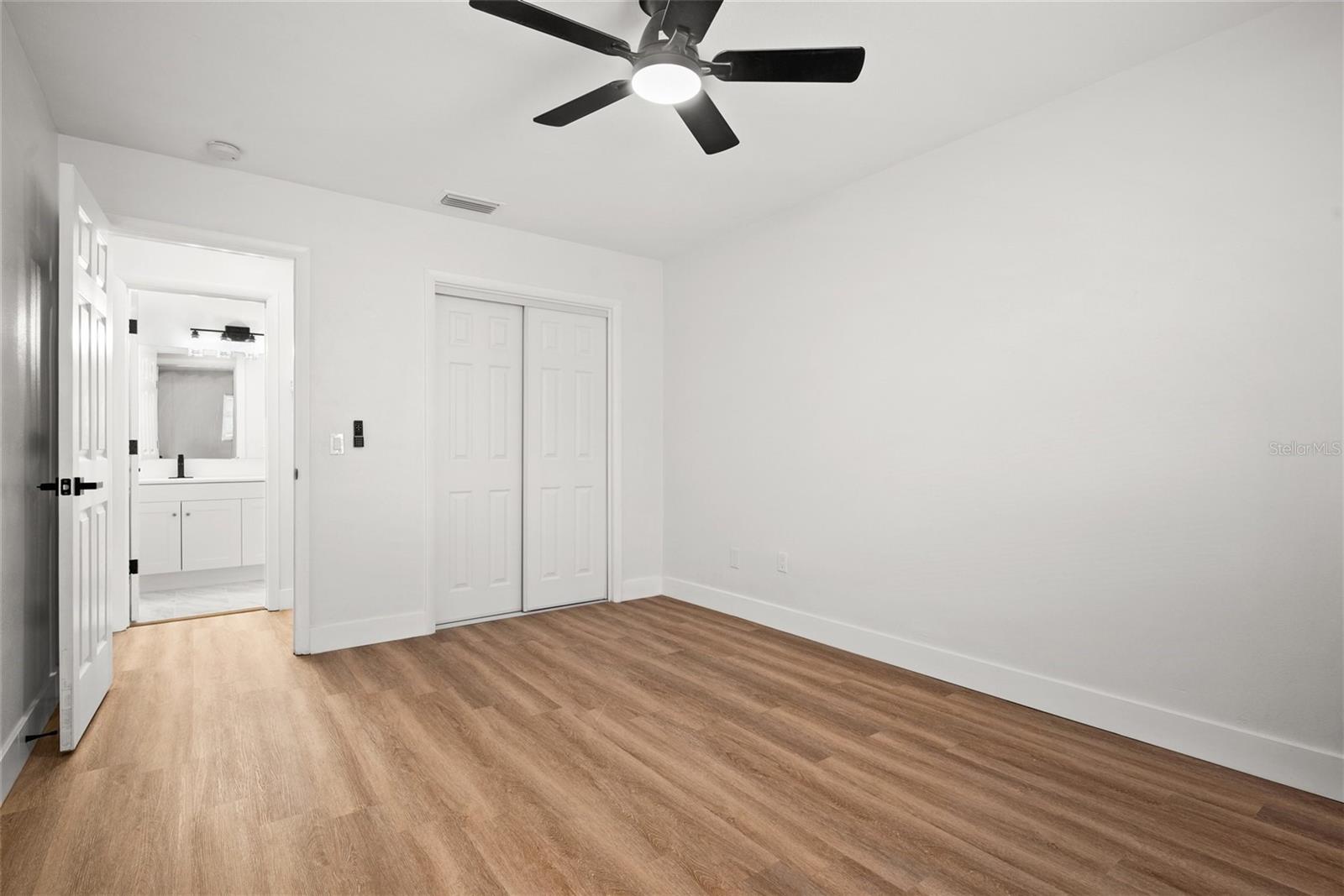 Image 12 of 23 For 1465 Normandy Park Drive 4