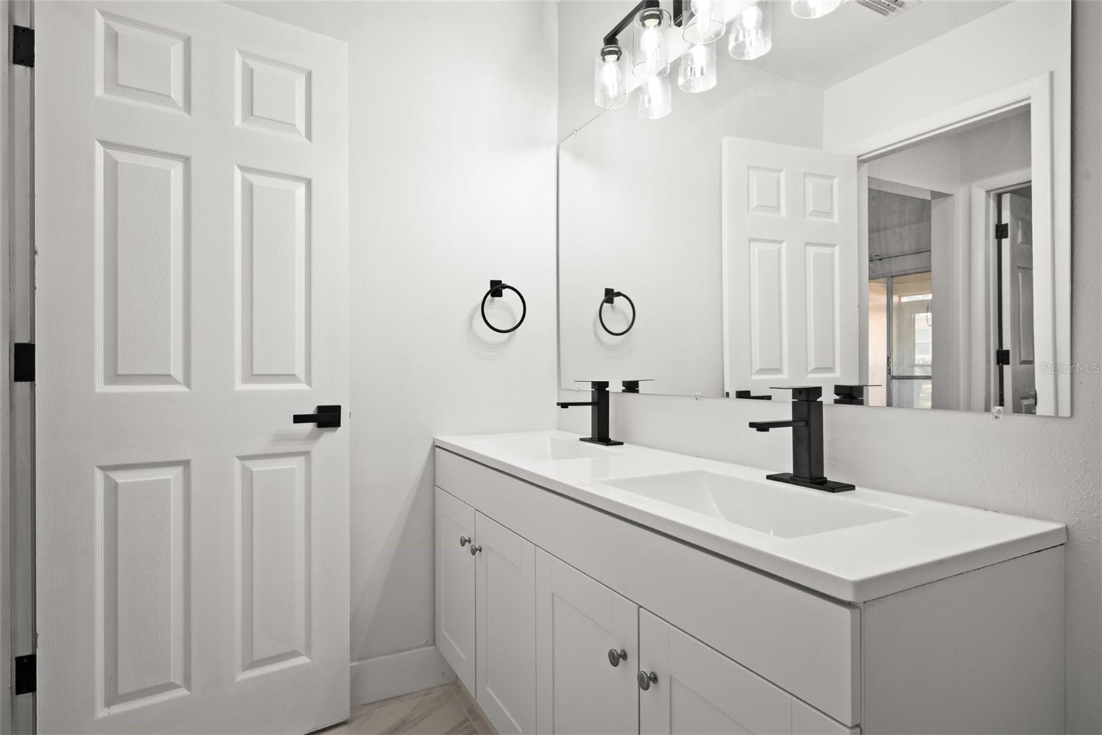 Image 16 of 23 For 1465 Normandy Park Drive 4