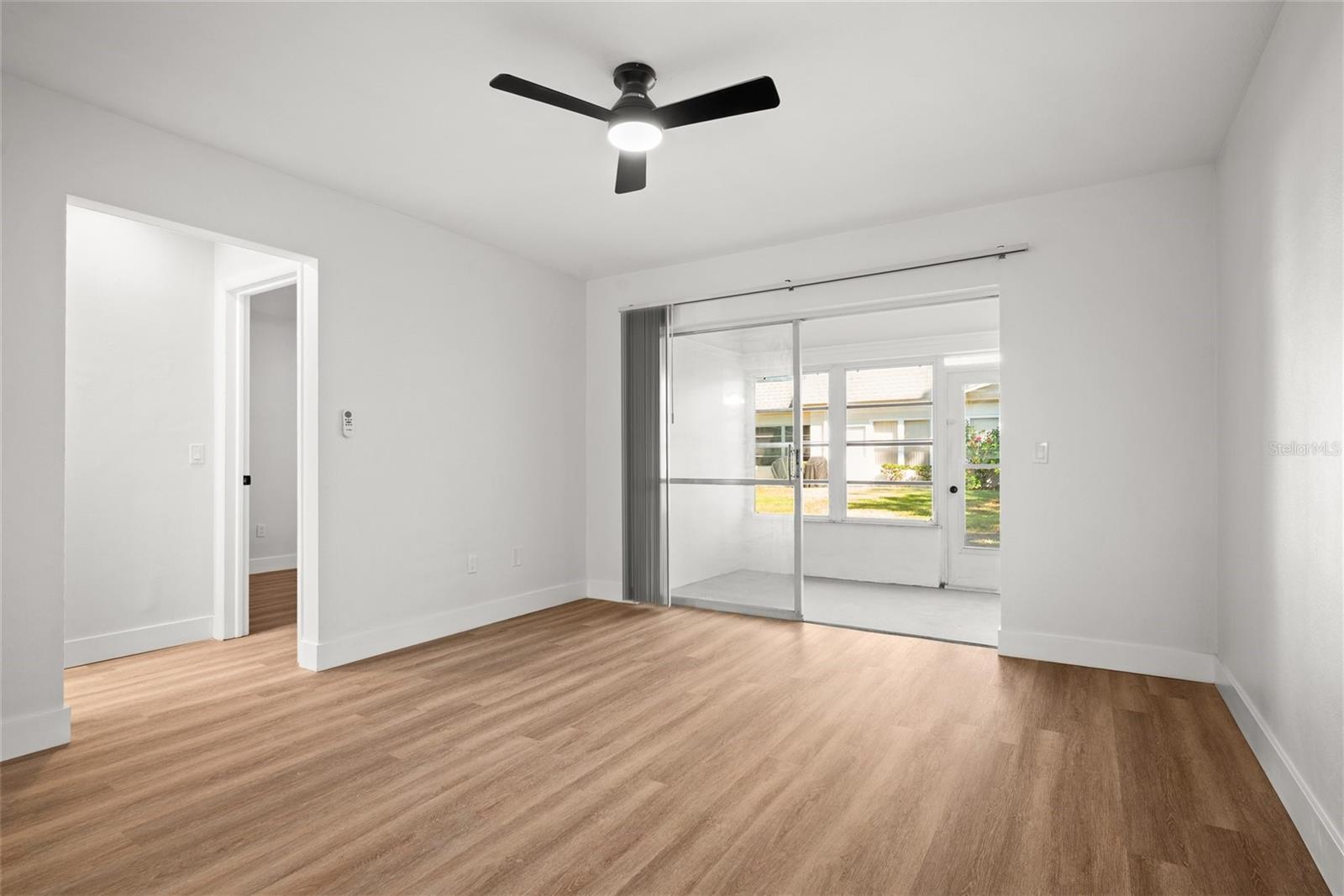 Image 17 of 23 For 1465 Normandy Park Drive 4