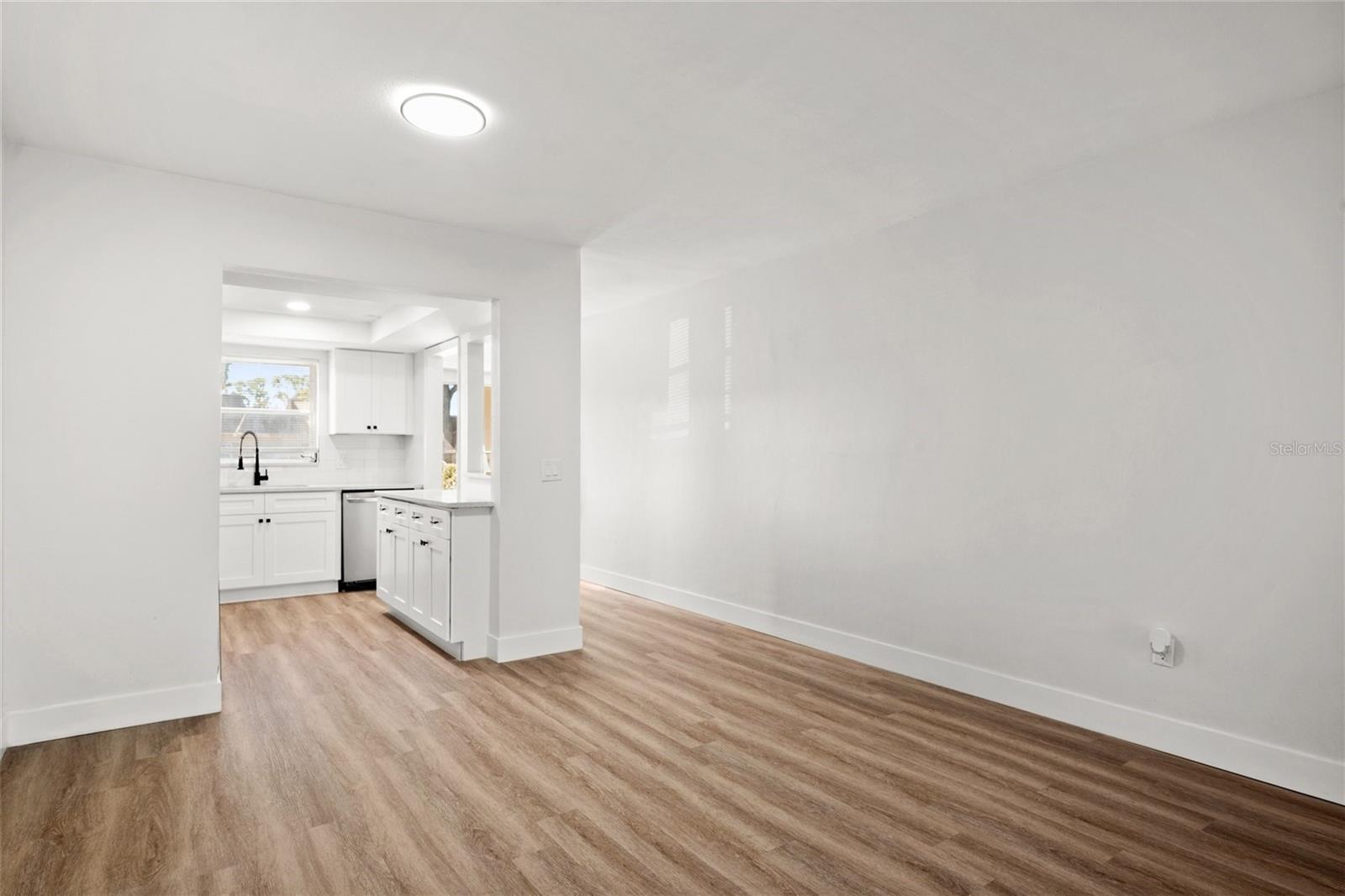 Image 7 of 23 For 1465 Normandy Park Drive 4