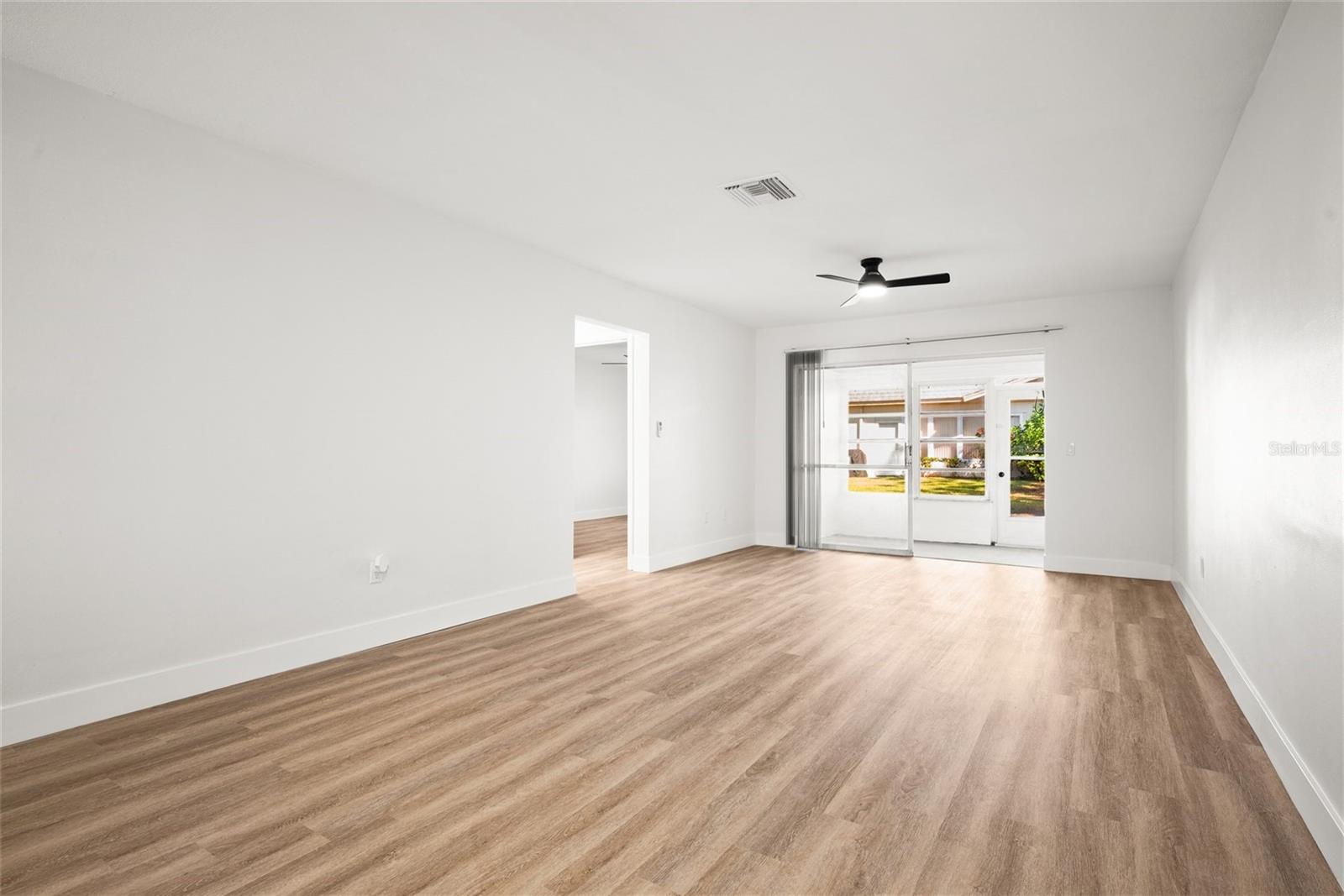 Image 9 of 23 For 1465 Normandy Park Drive 4