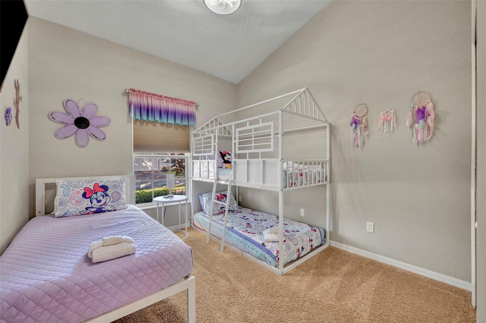 Image 14 of 20 For 333 Burford Circle