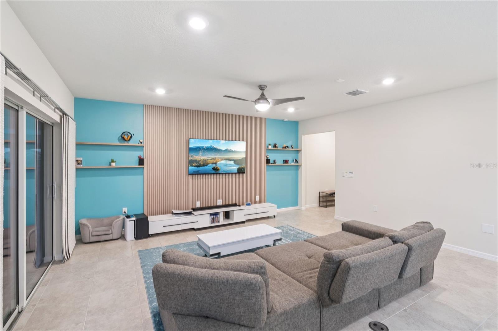 Listing photo id 1 for 1643 Delightful Drive