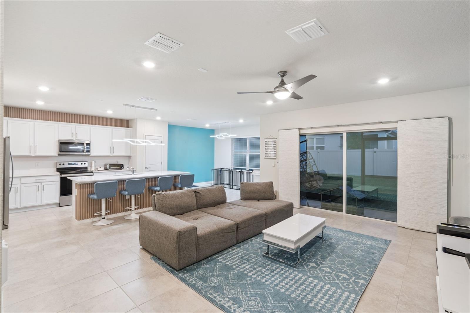 Listing photo id 3 for 1643 Delightful Drive