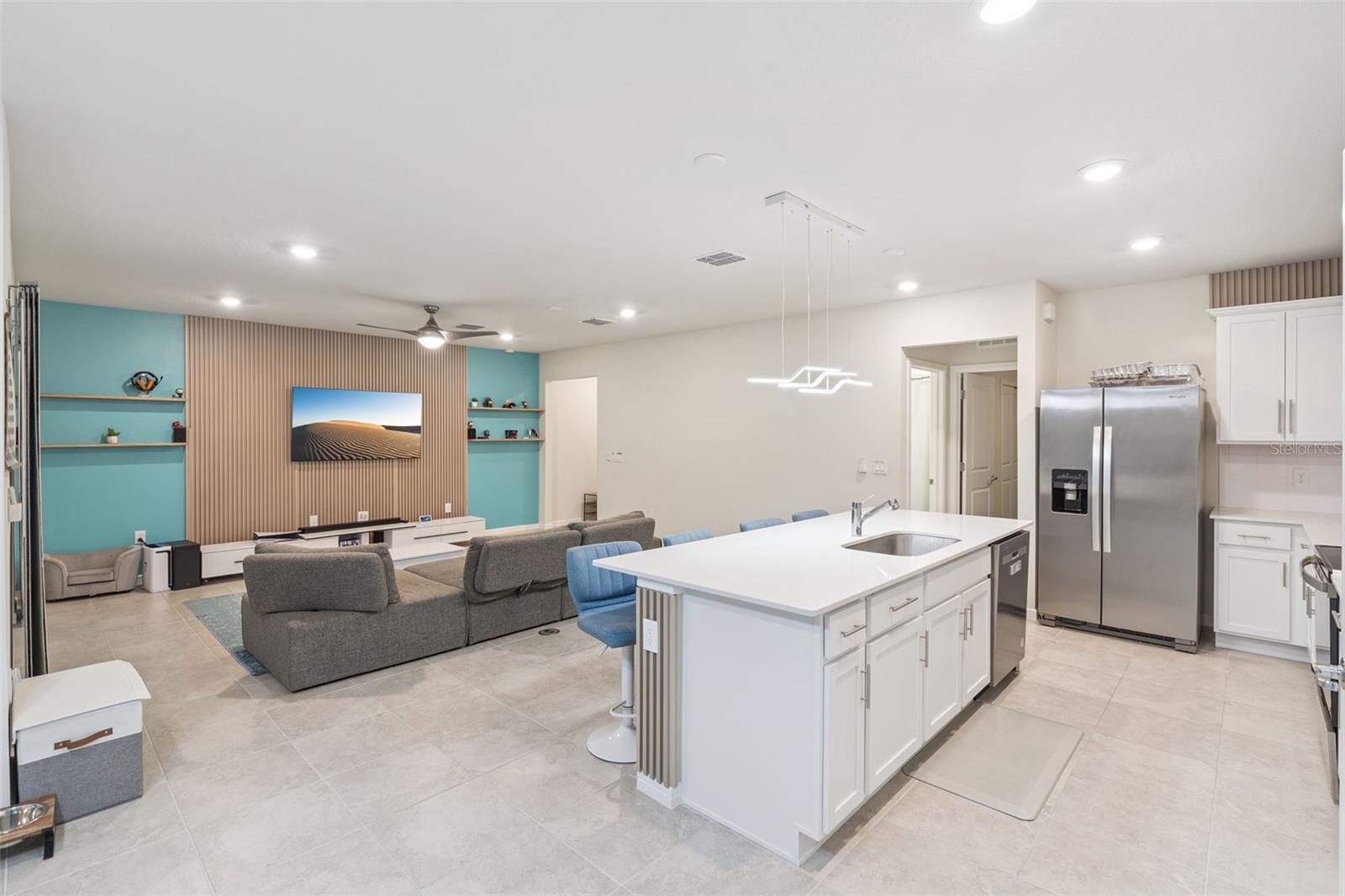 Listing photo id 4 for 1643 Delightful Drive