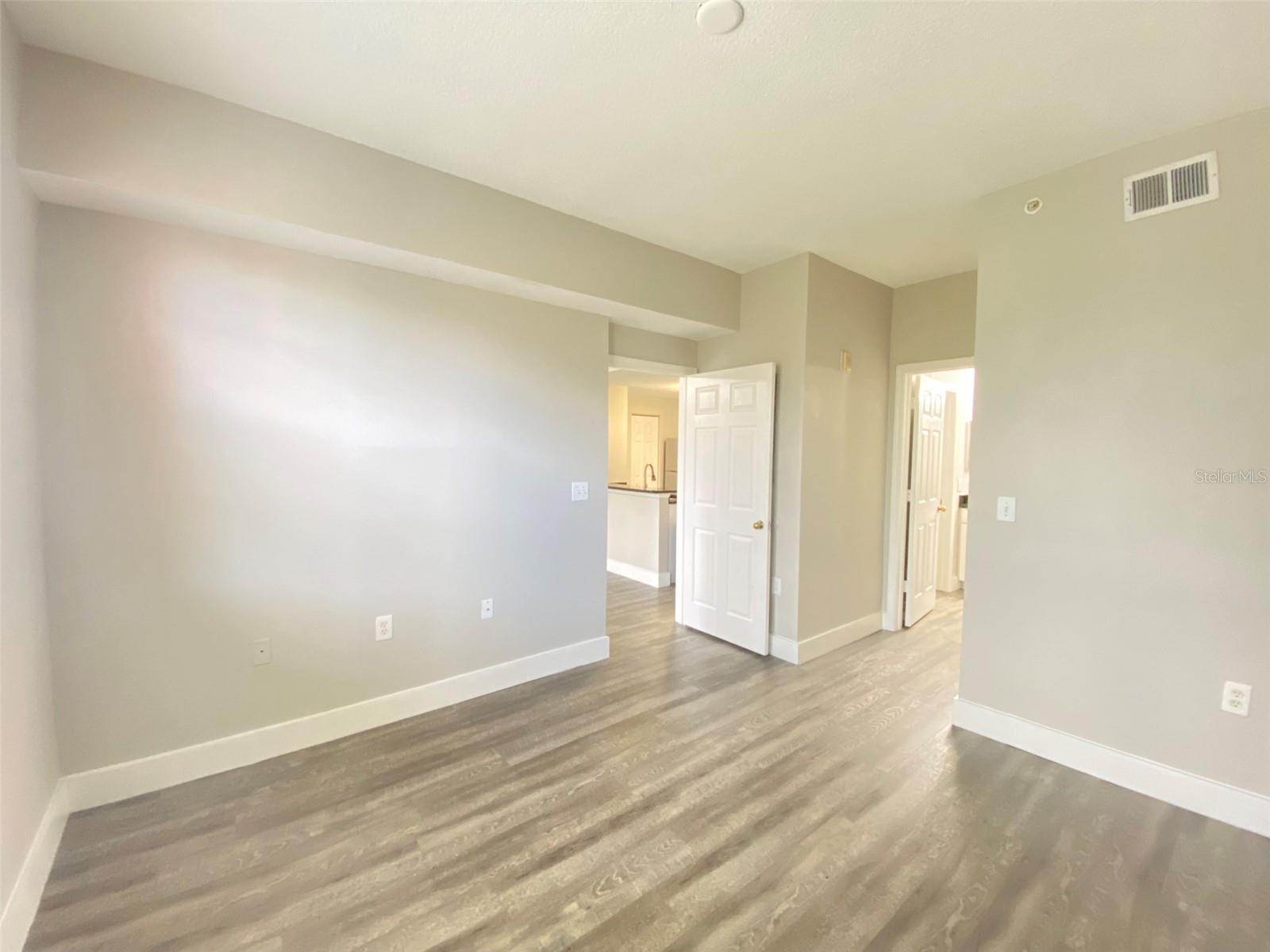 Image 17 of 26 For 10831 Windsor Walk Drive 306