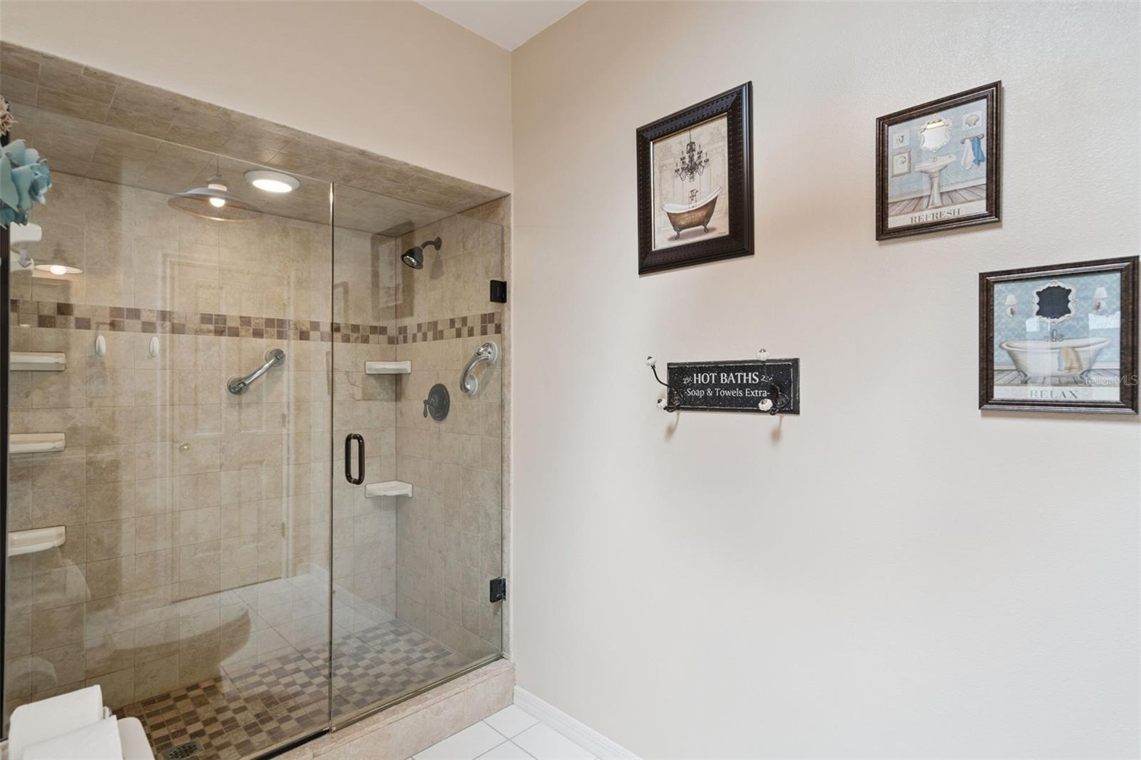 Image 11 of 40 For 2425 Pine Way