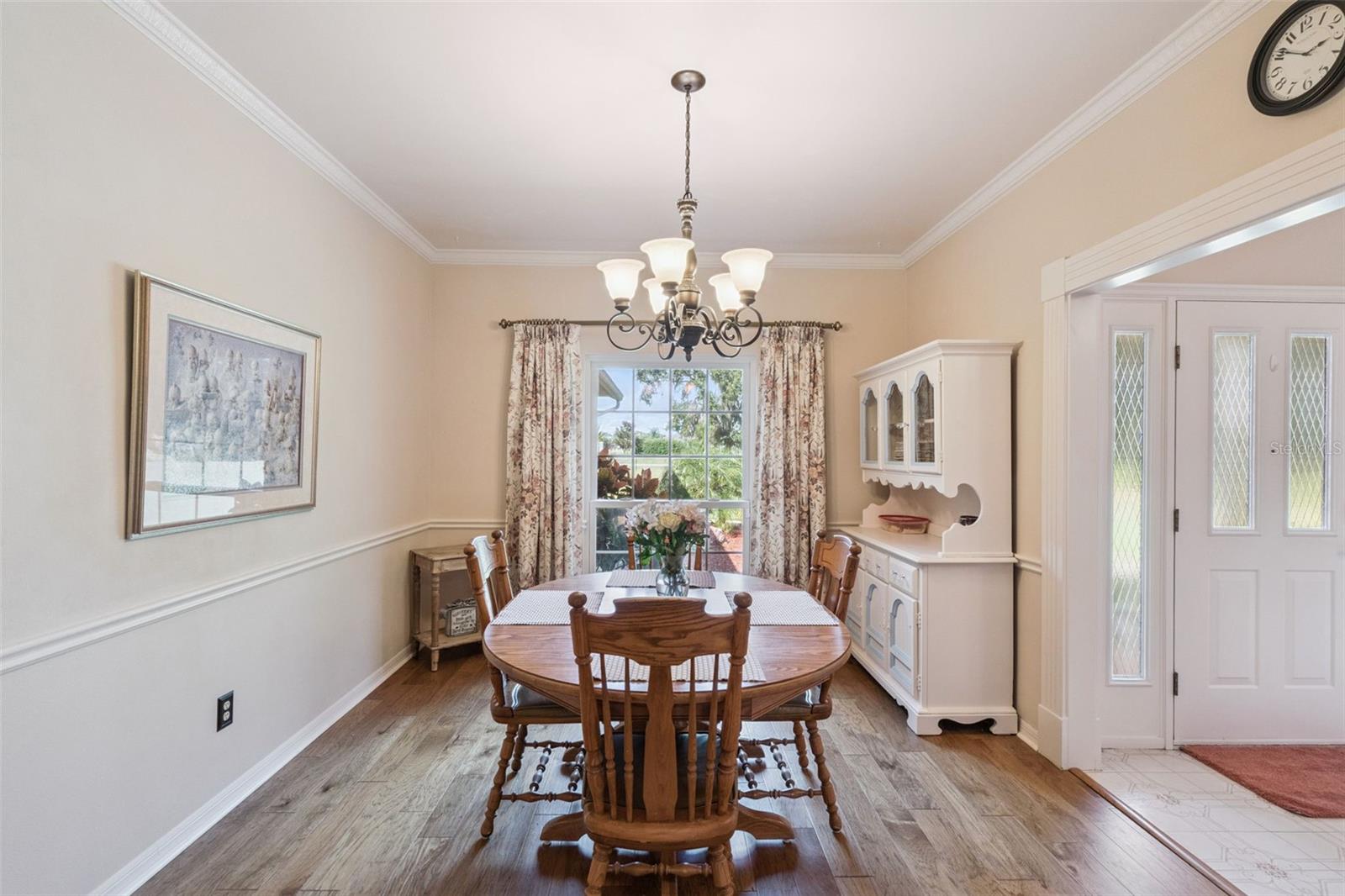 Image 3 of 40 For 2425 Pine Way