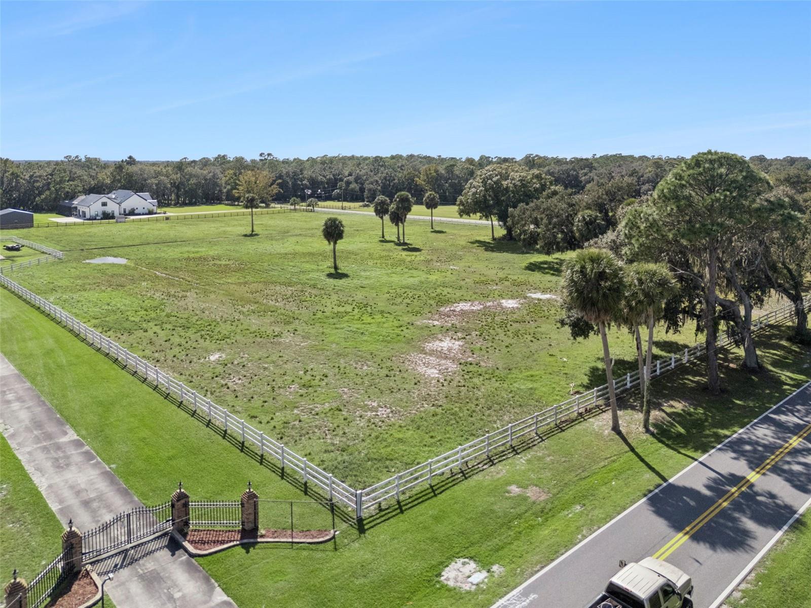 Image 37 of 40 For 2425 Pine Way