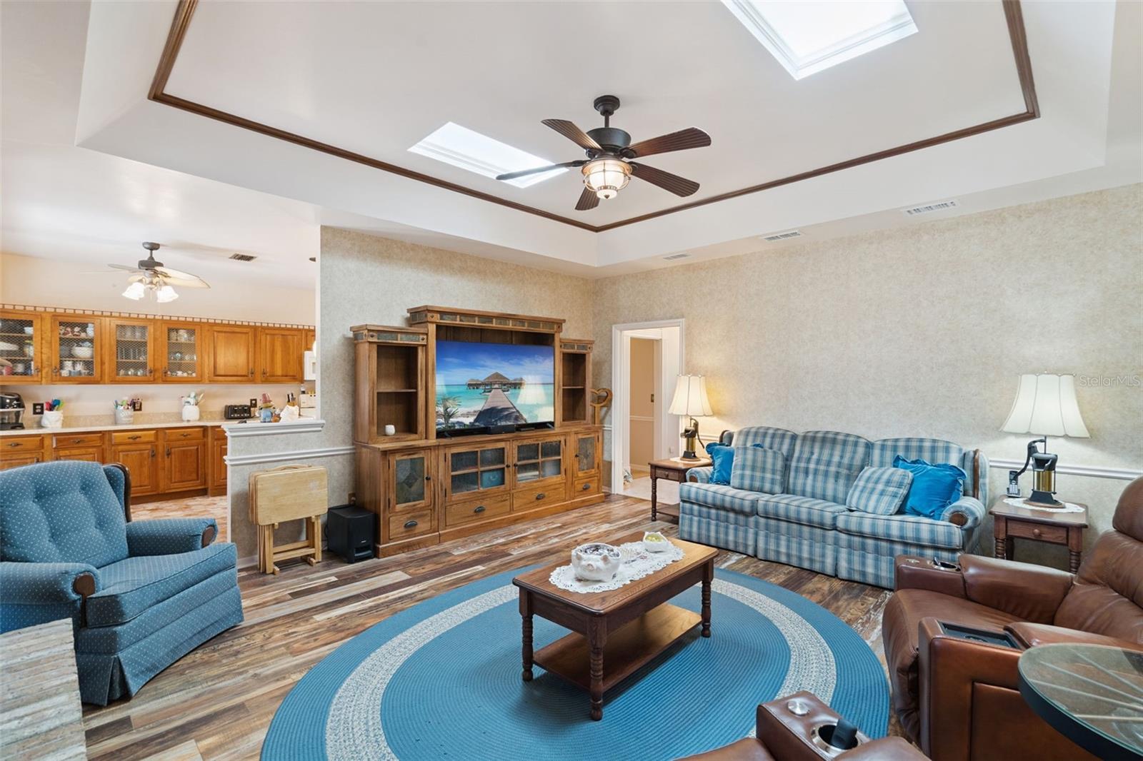 Image 7 of 40 For 2425 Pine Way