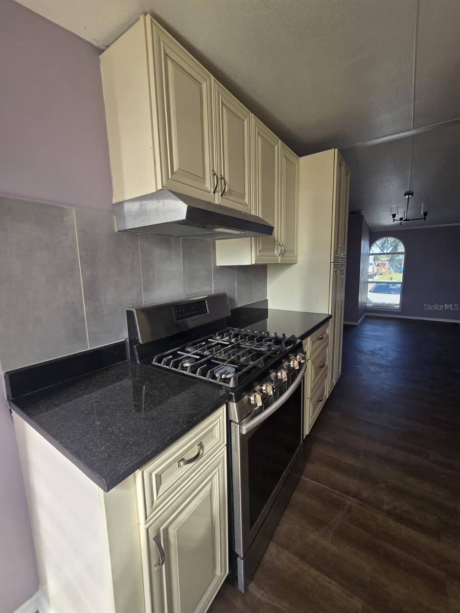 Image 2 of 9 For 617 Lemon Street