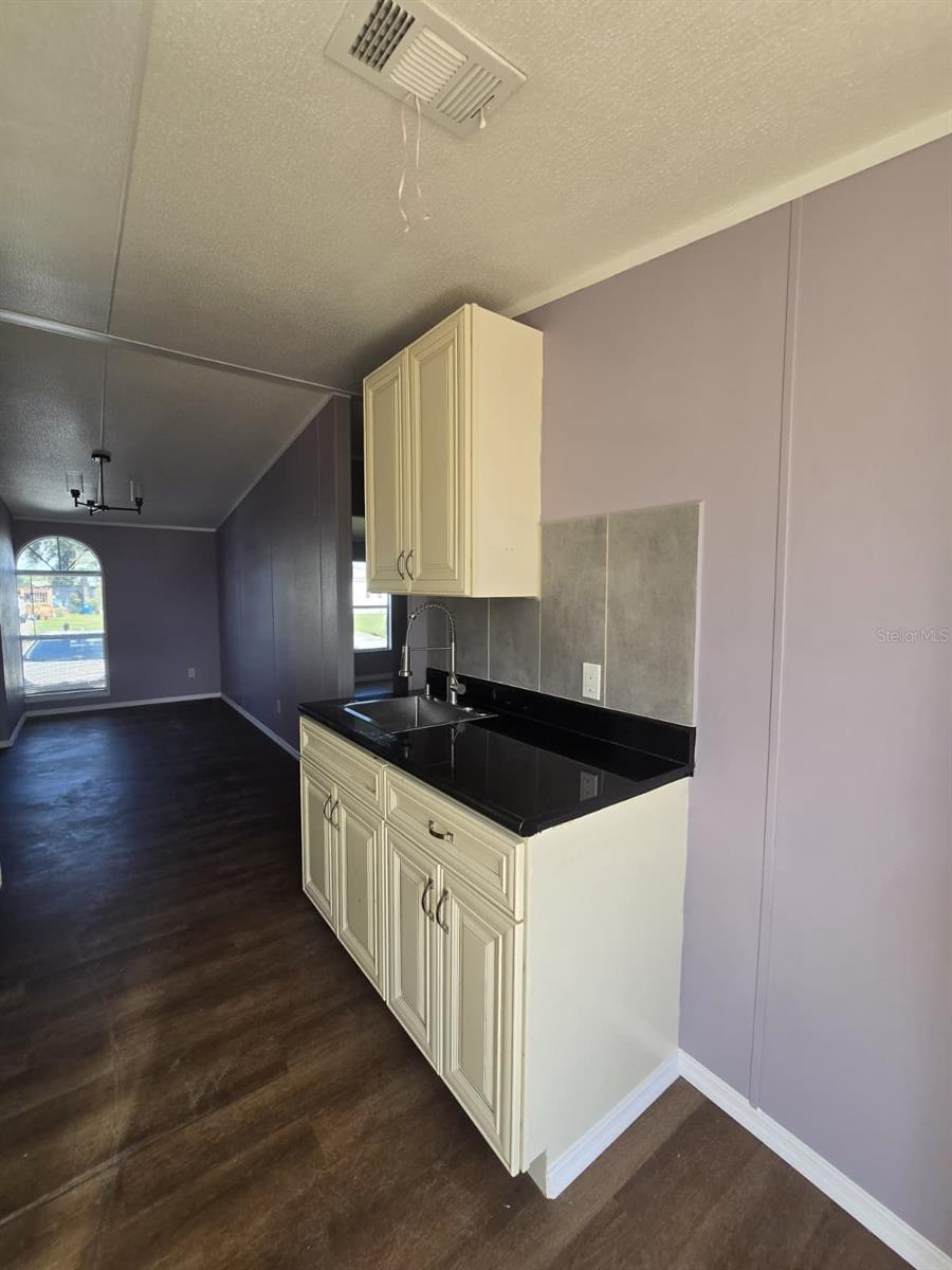 Image 3 of 9 For 617 Lemon Street