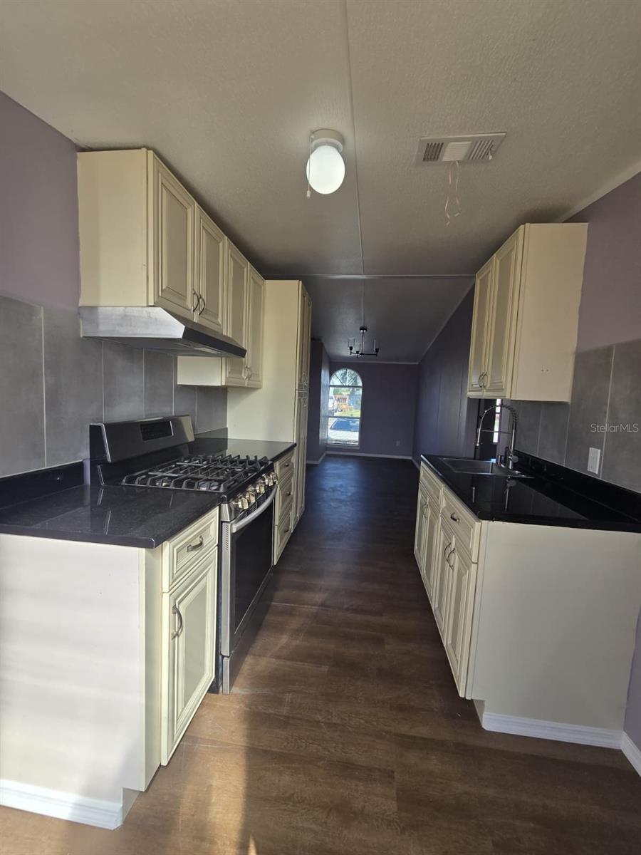 Image 4 of 9 For 617 Lemon Street