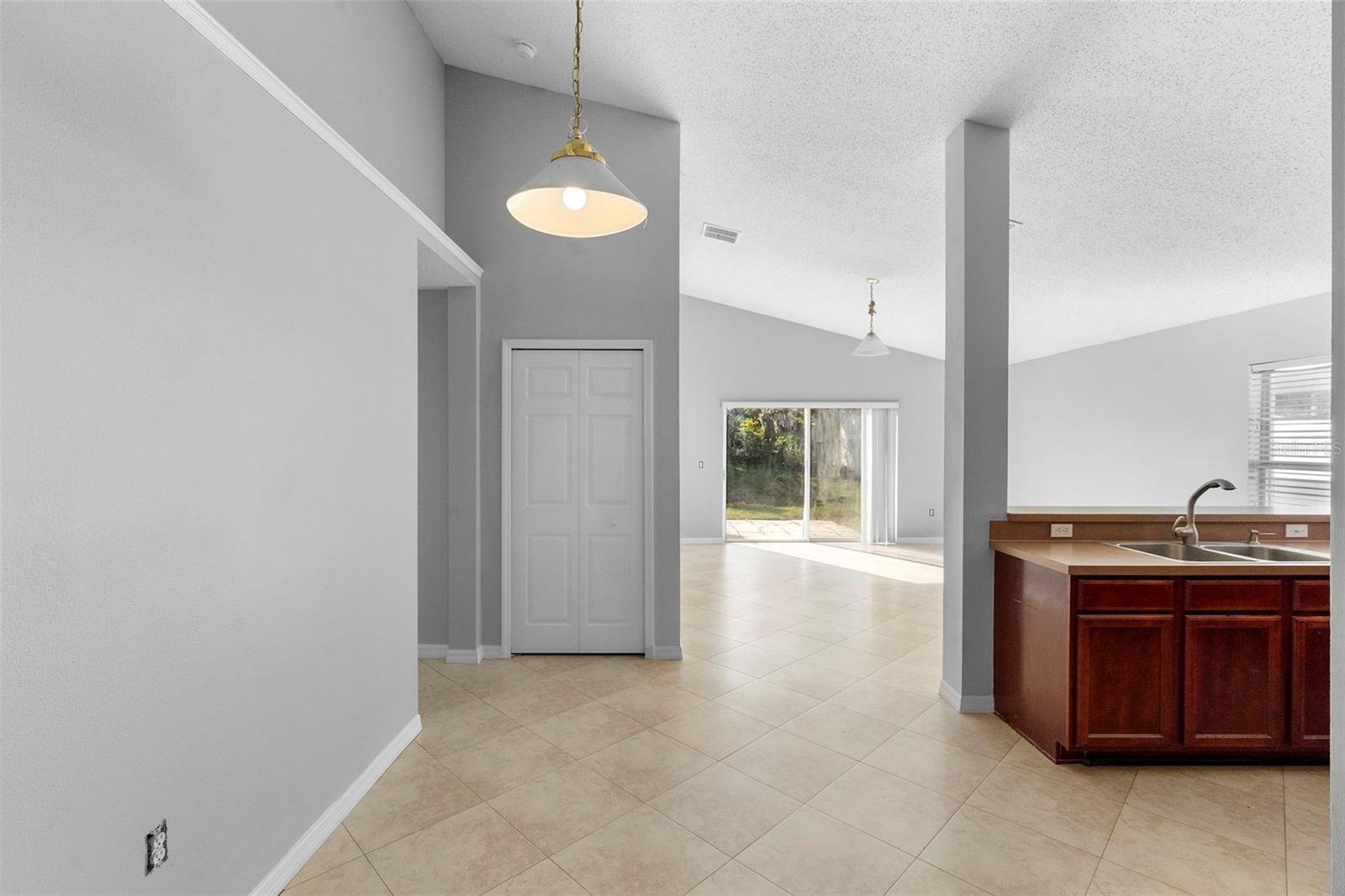 Image 10 of 42 For 559 Saddle Ridge Drive