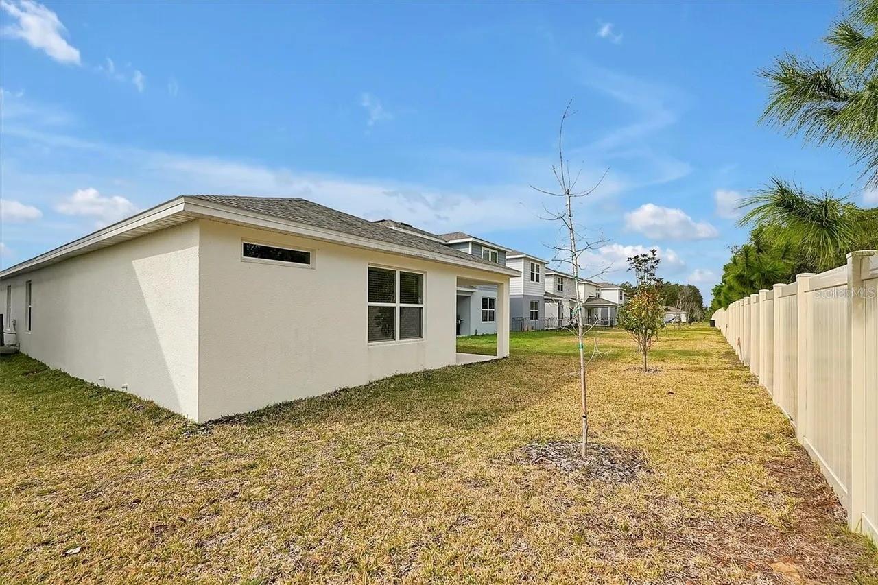 Image 23 of 31 For 929 Rivers Crossing Street