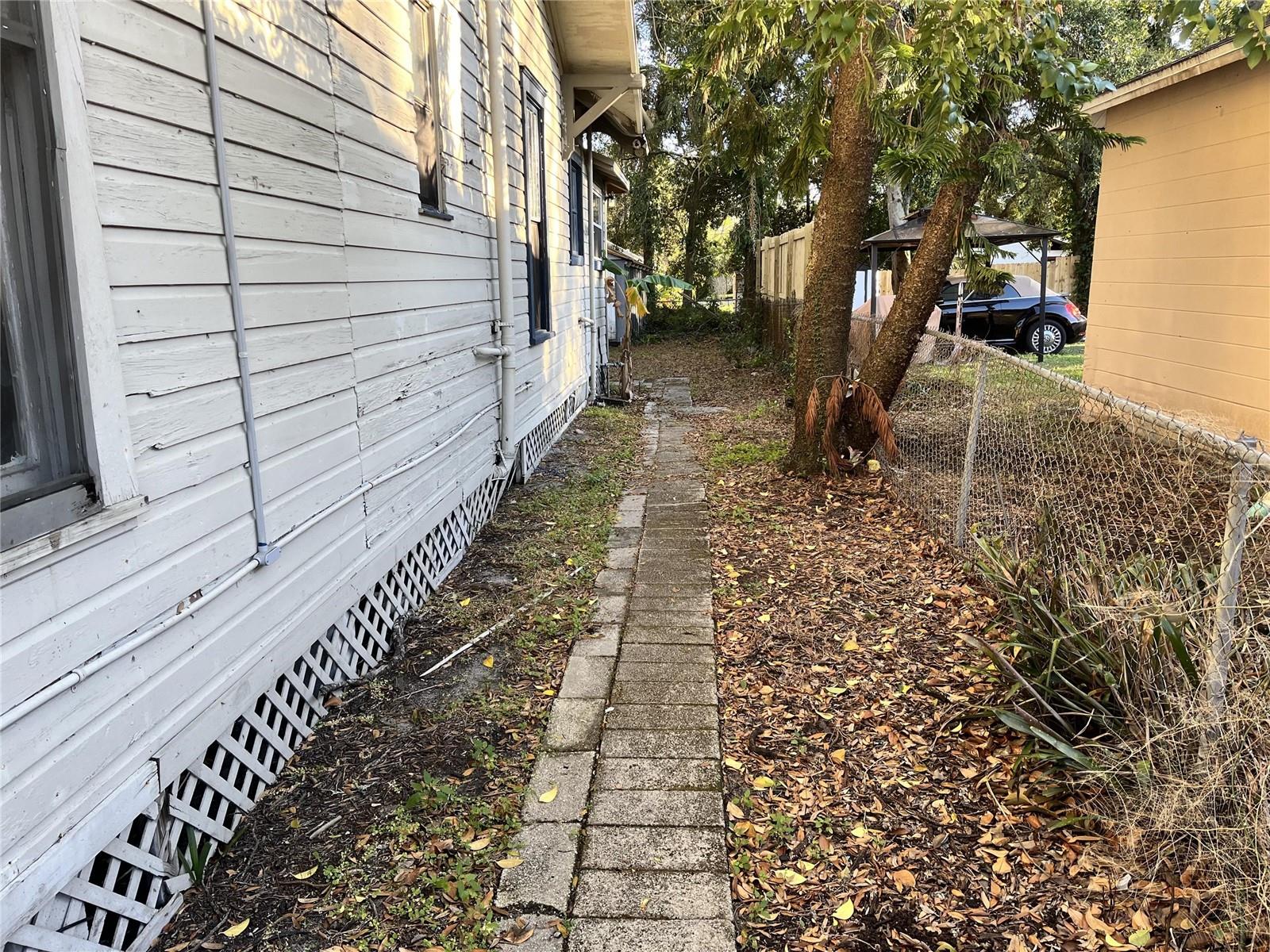 Image 9 of 10 For 1223 Parker Street #2