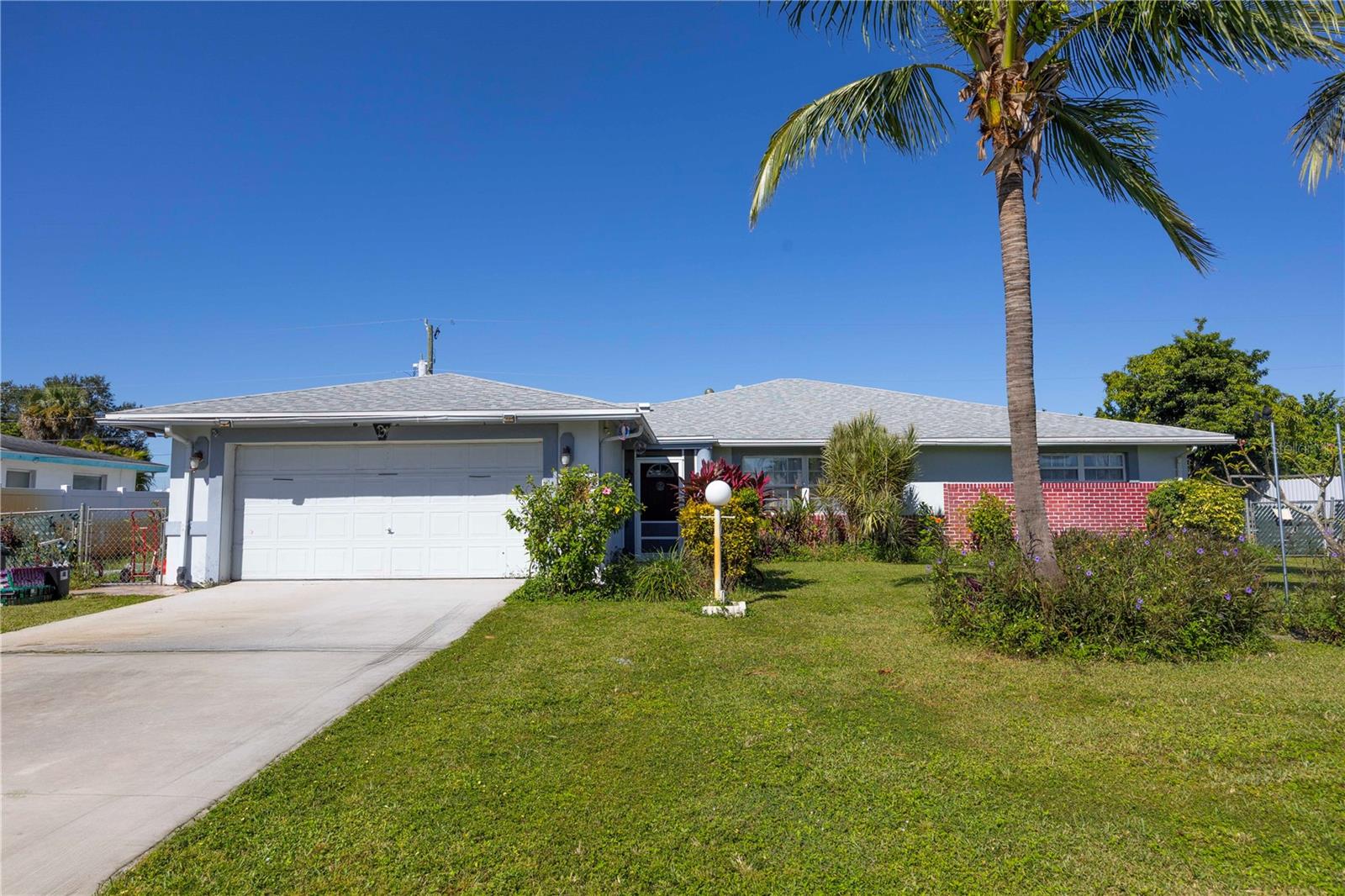 Image 2 of 36 For 1417 Irondale Street E