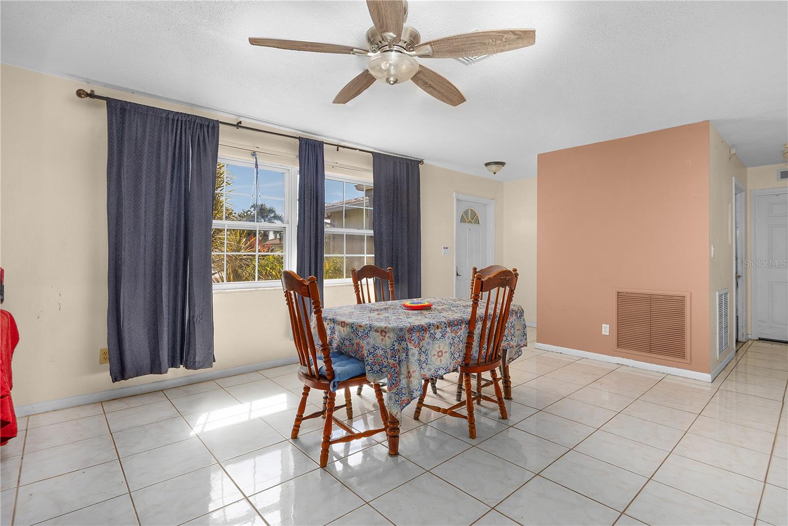 Image 8 of 36 For 1417 Irondale Street E