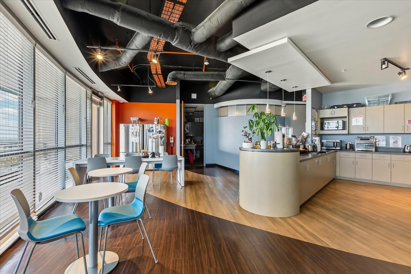 Image 27 of 45 For 189 Orange Avenue 1900-1970