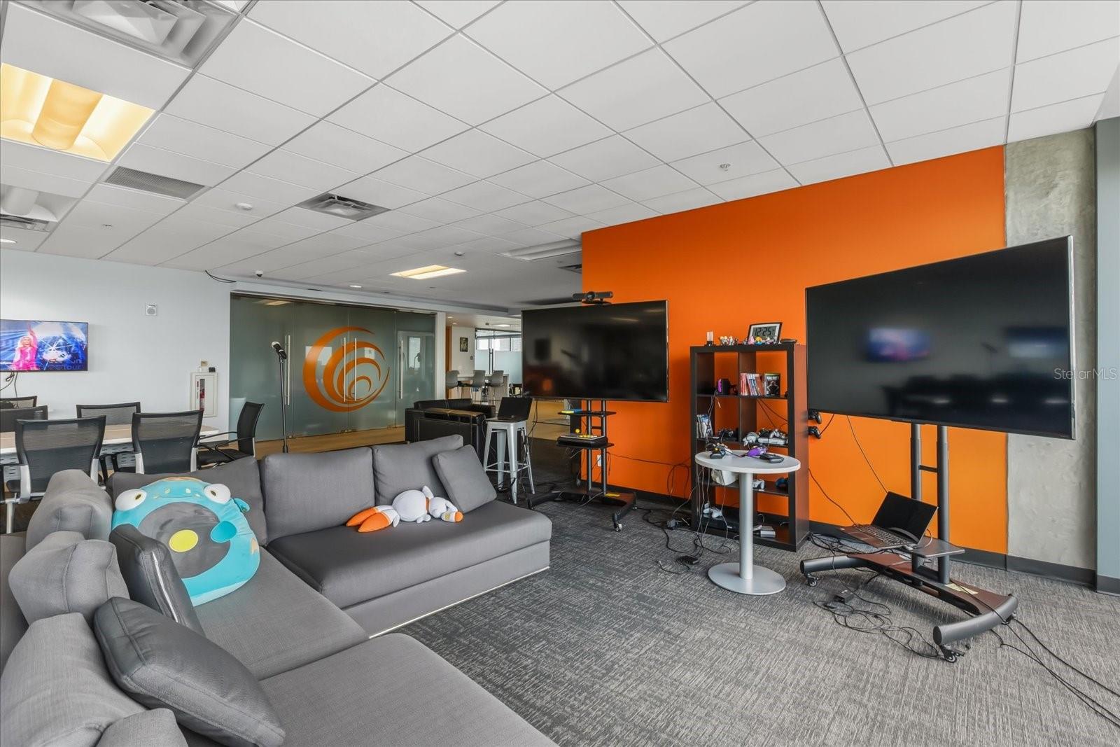 Image 7 of 45 For 189 Orange Avenue 1900-1970