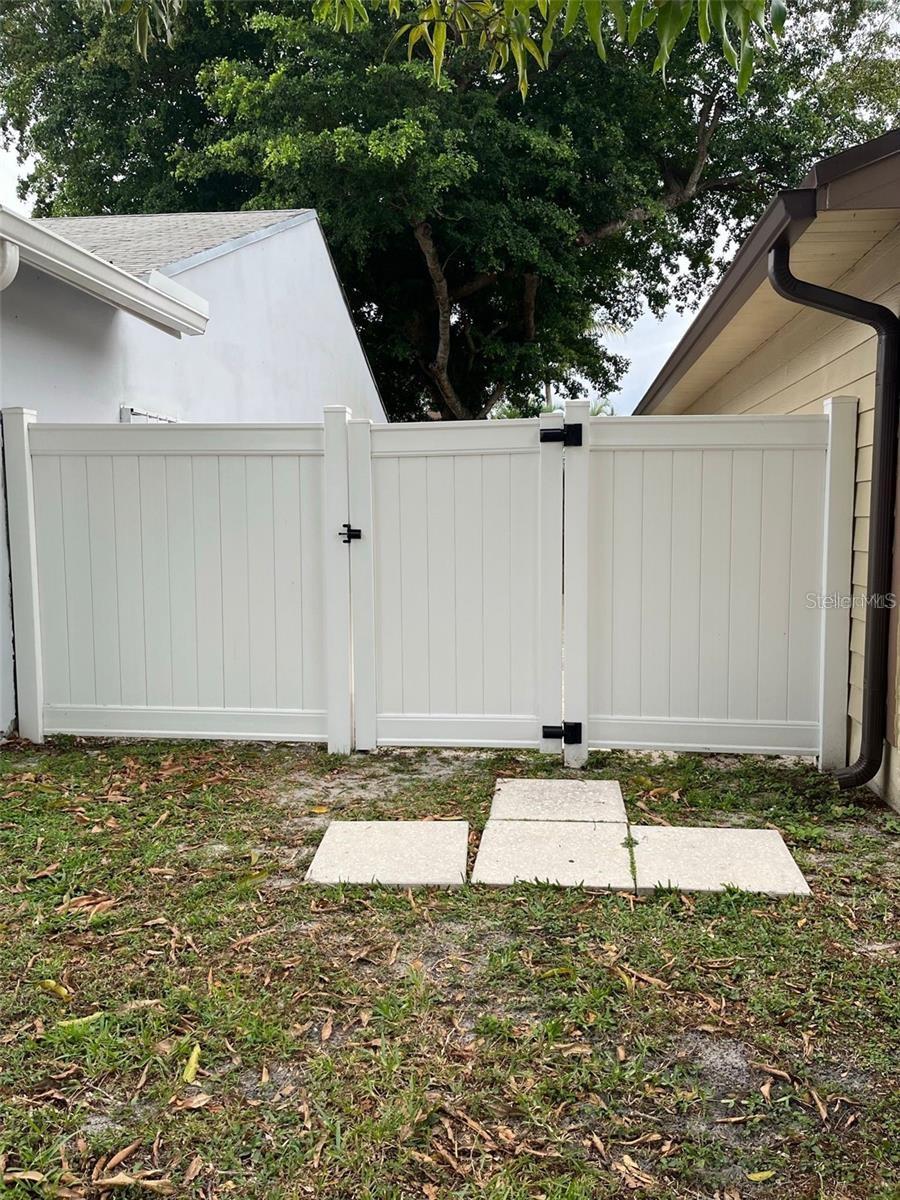 Image 4 of 11 For 1400 85th Terrace