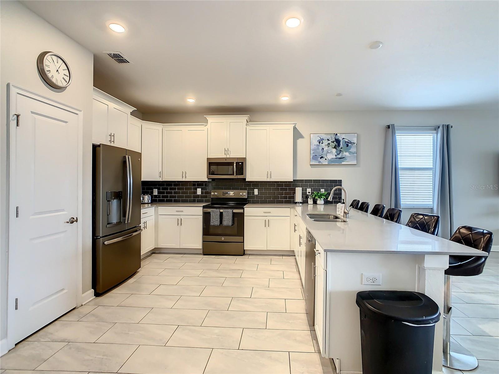 Image 17 of 100 For 1670 Moon Valley Drive