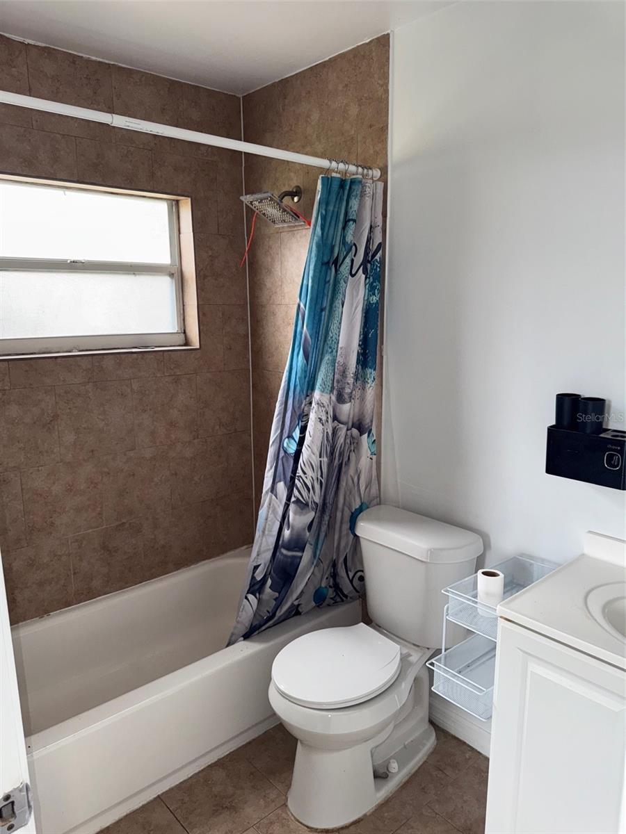 Image 16 of 27 For 347 San Rafael Street