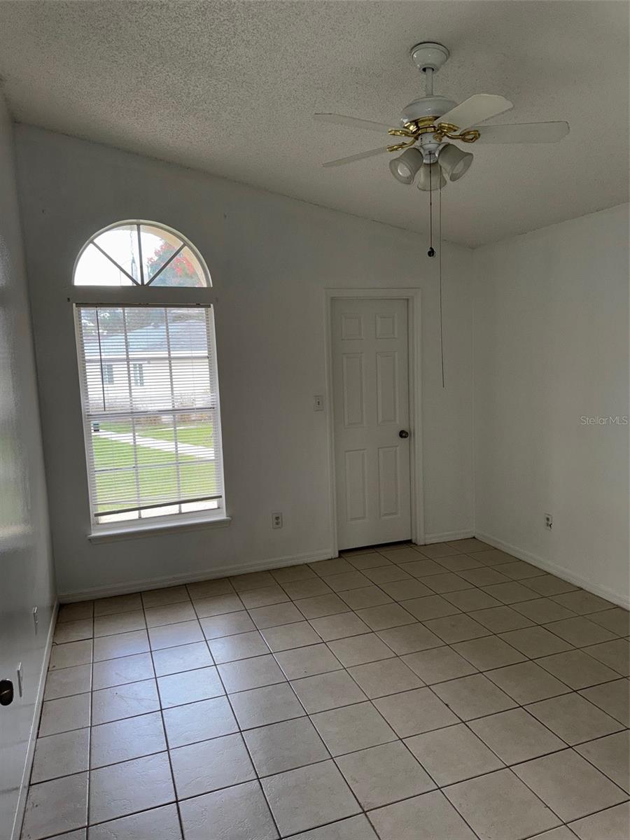 Image 18 of 27 For 347 San Rafael Street