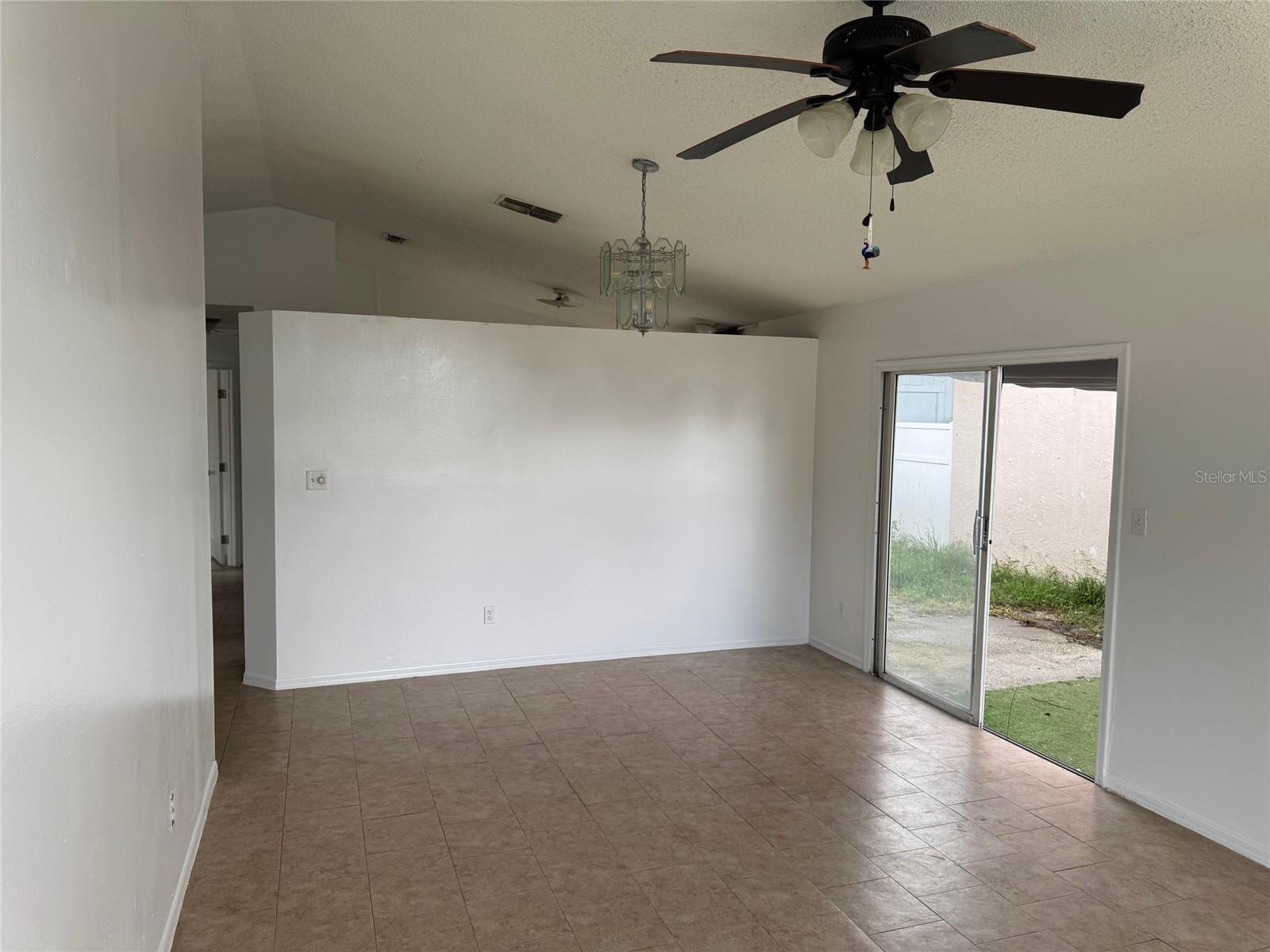 Image 20 of 27 For 347 San Rafael Street