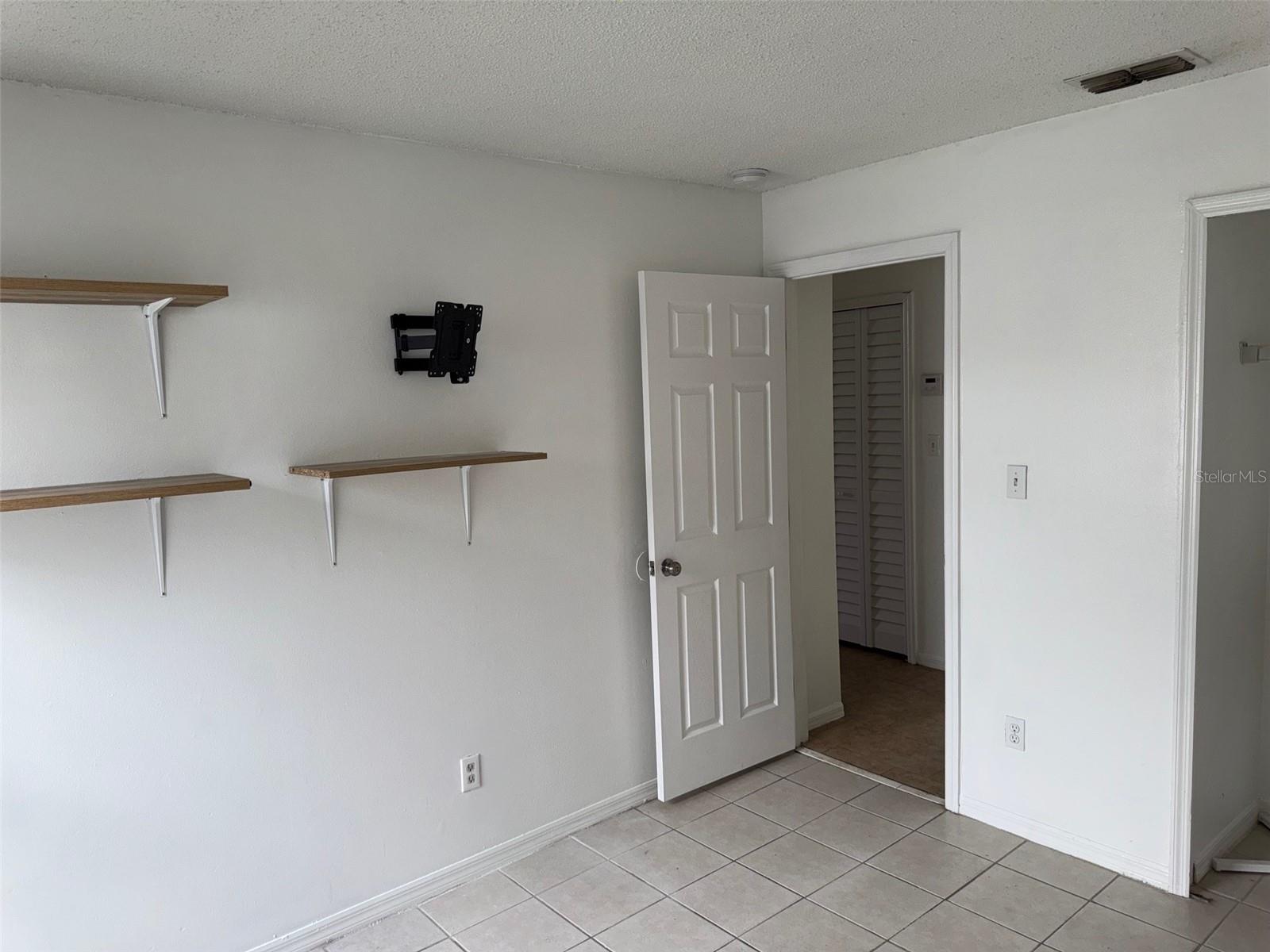 Image 21 of 27 For 347 San Rafael Street