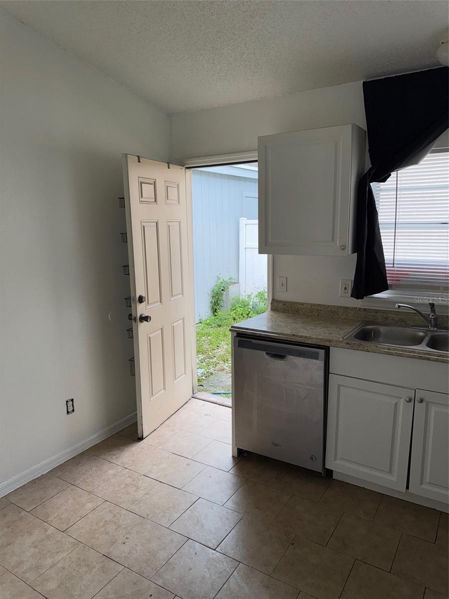 Image 5 of 27 For 347 San Rafael Street