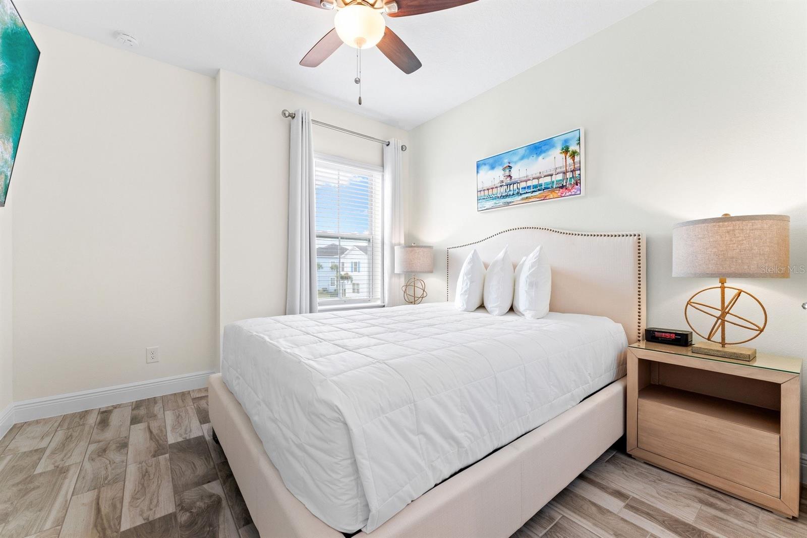 Image 20 of 79 For 2979 Castaway Lane