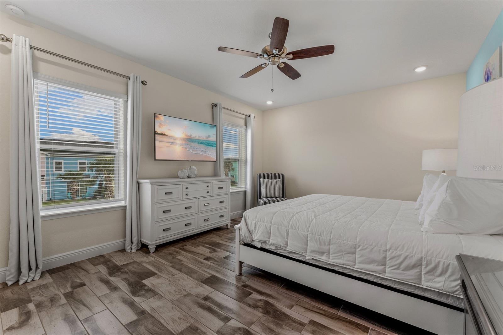 Image 23 of 79 For 2979 Castaway Lane