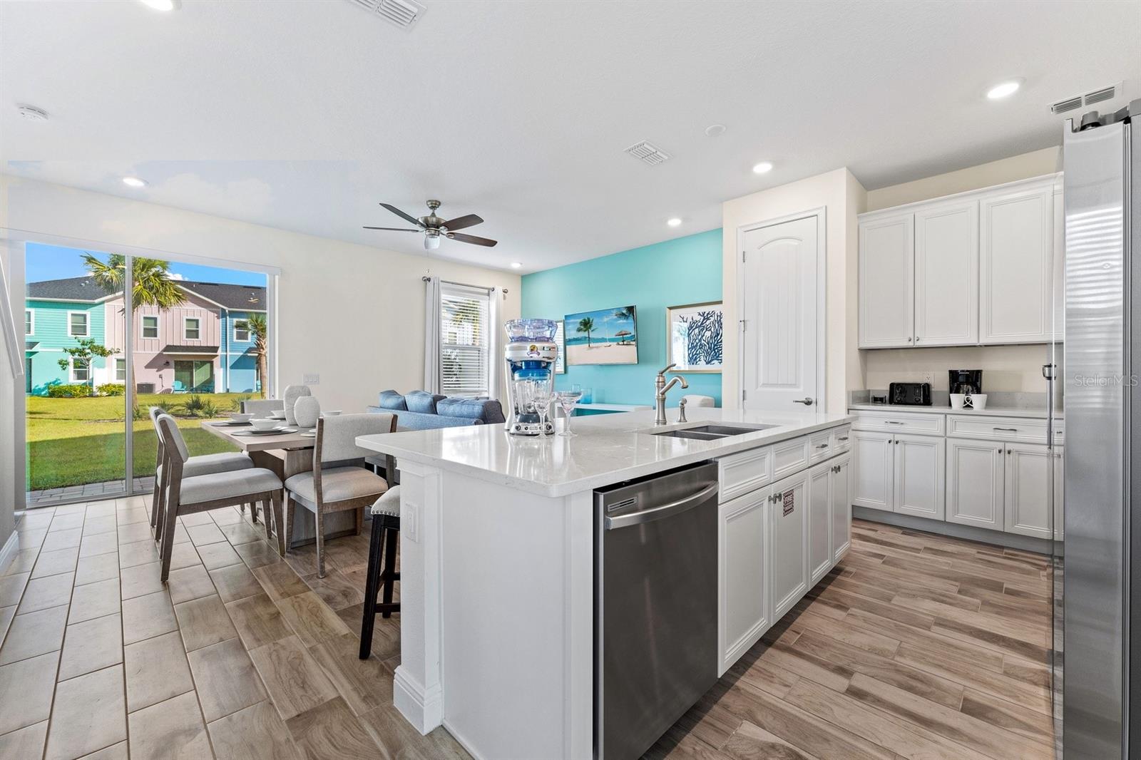 Image 4 of 79 For 2979 Castaway Lane