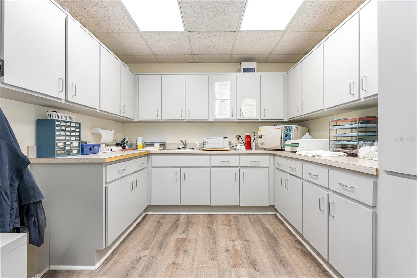 Image 27 of 33 For 2179 Julian Avenue Ne A