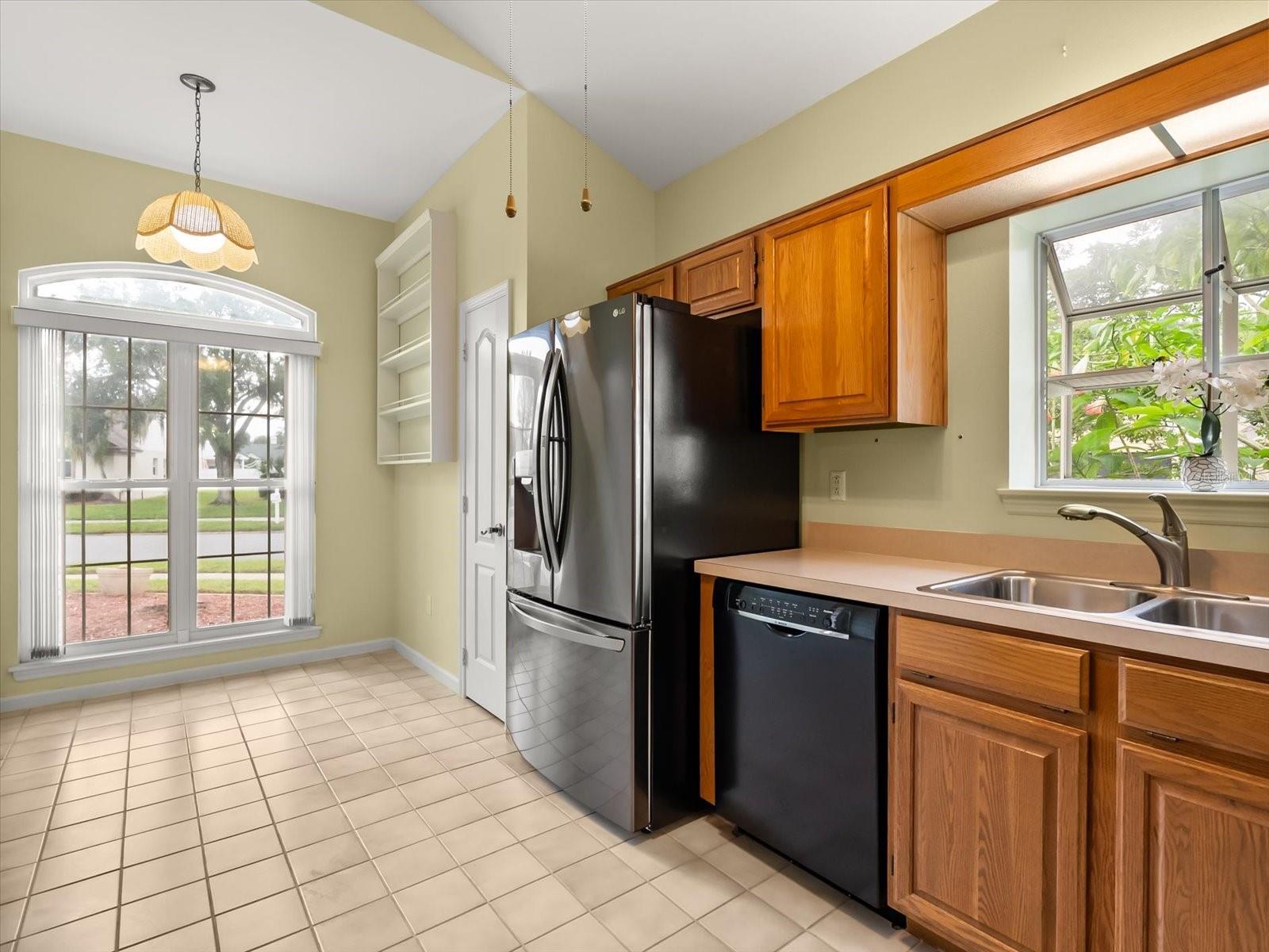 Image 6 of 36 For 3561 Ventura Club Circle